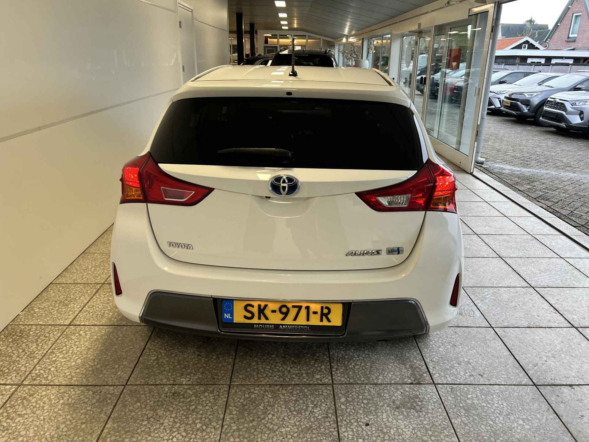 Toyota Auris 1.8 Hybrid dynamic - 5/22