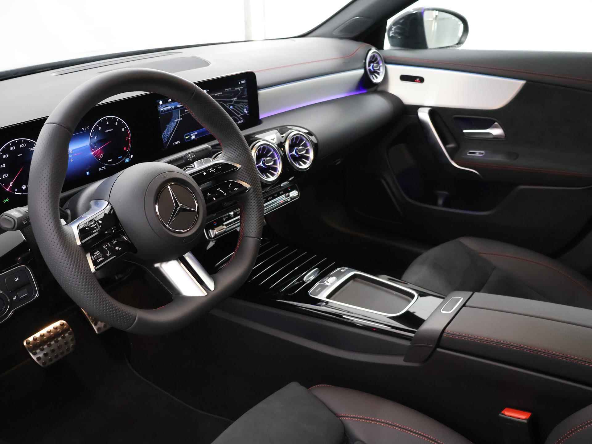 Mercedes-Benz CLA-klasse Shooting Brake 180 | AMG Line | Nightpakket | Panorama-schuifdak | 19" AMG-velgen | Keyless GO | Achteruitrijcamera | Stoelverwarming | - 8/43