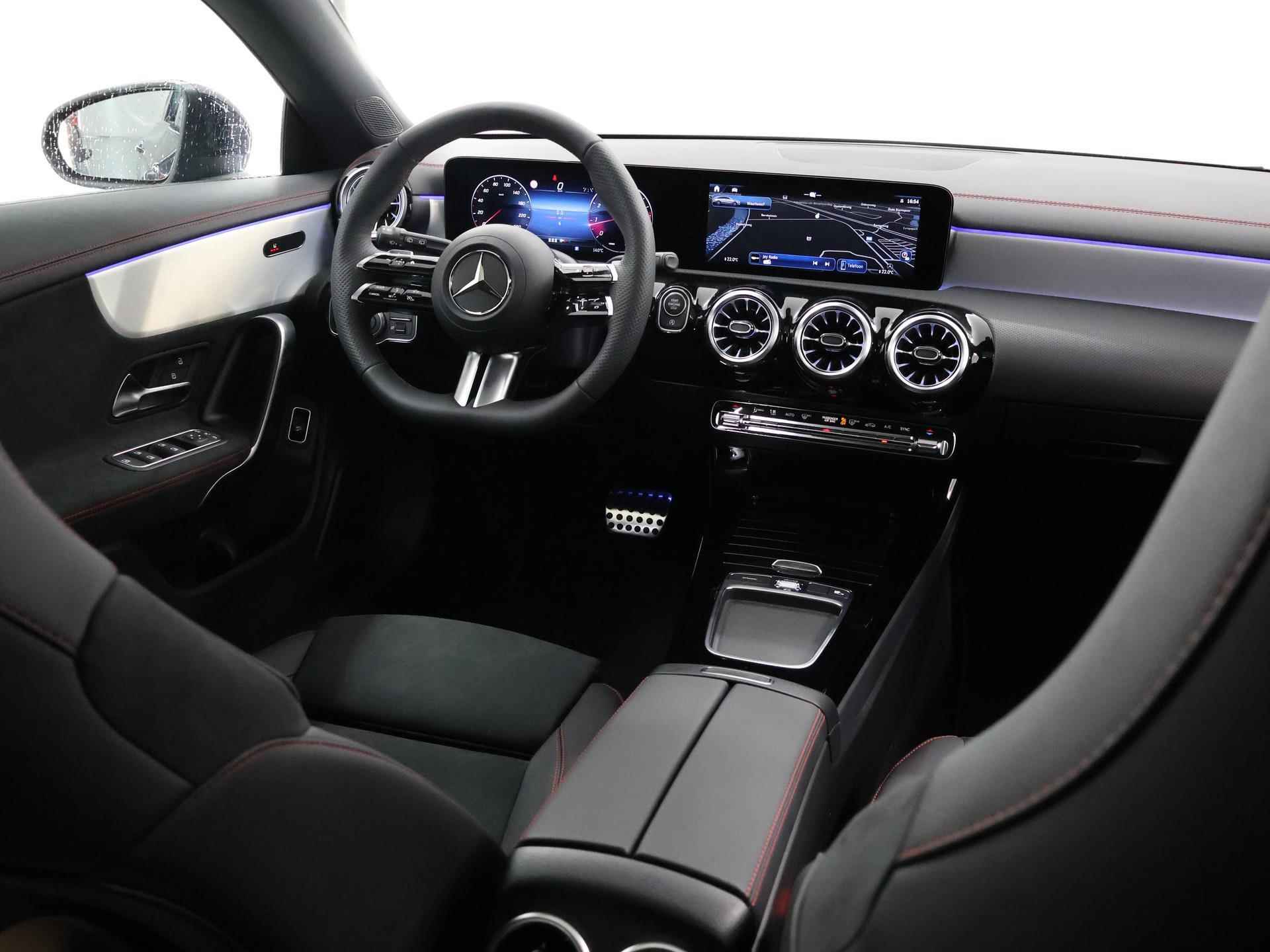 Mercedes-Benz CLA-klasse Shooting Brake 180 | AMG Line | Nightpakket | Panorama-schuifdak | 19" AMG-velgen | Keyless GO | Achteruitrijcamera | Stoelverwarming | - 10/43