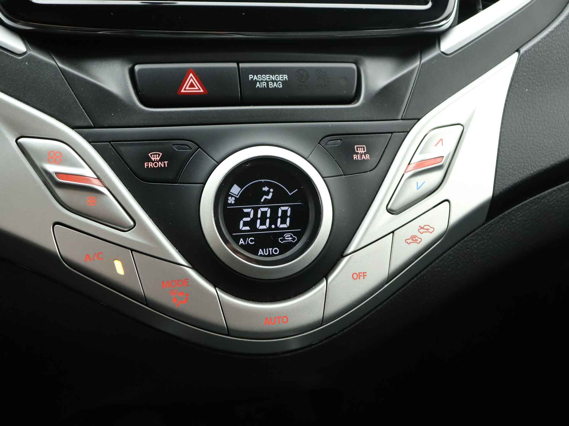 Suzuki Baleno 1.2 Smart Hybrid High Executive | Navigatie | Stoelverwarming | Lichtmetalen Velgen | - 10/39