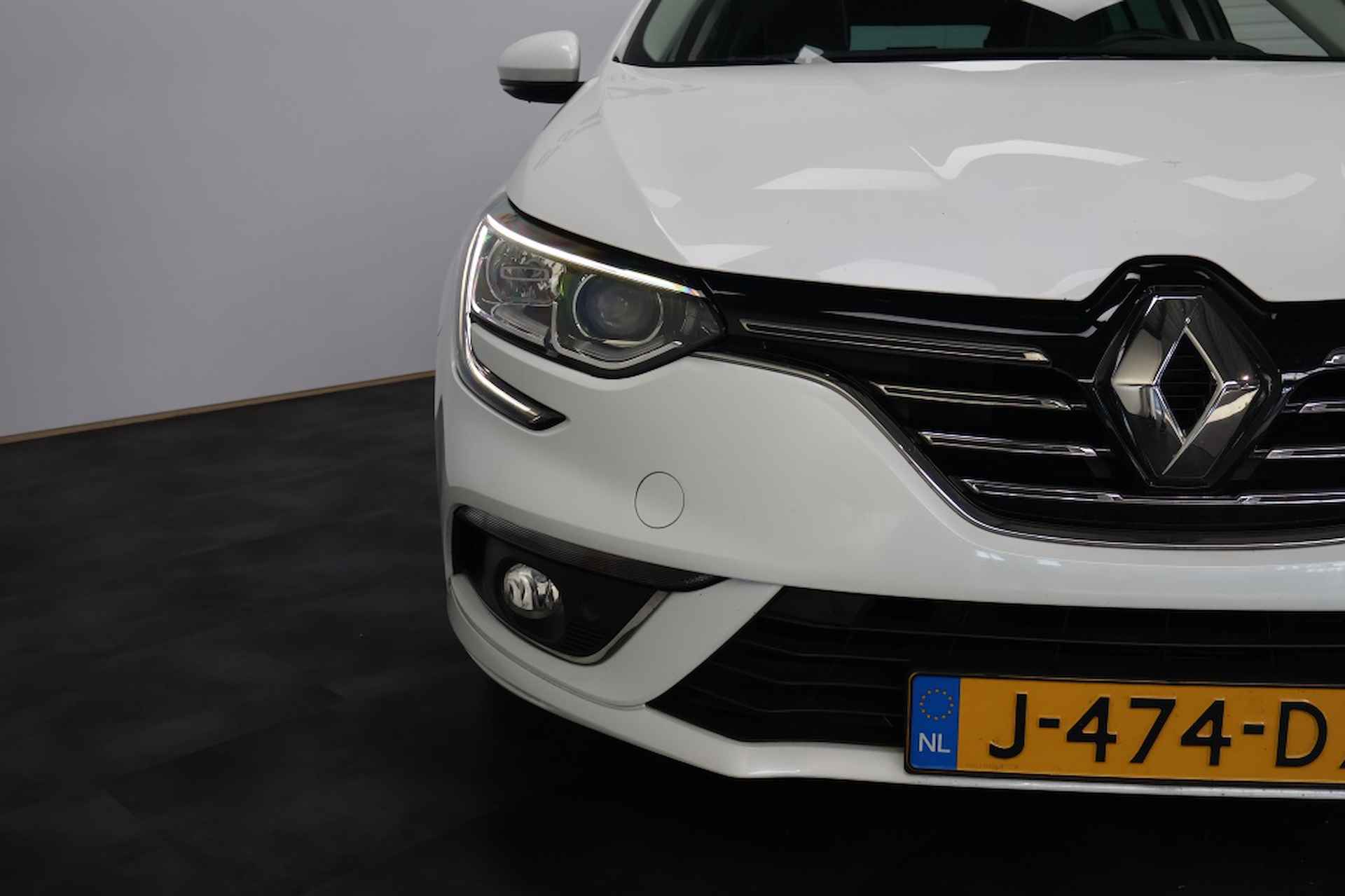 Renault Mégane Estate 1.3 TCe Bose | Panoramadak | Carplay - 17/26