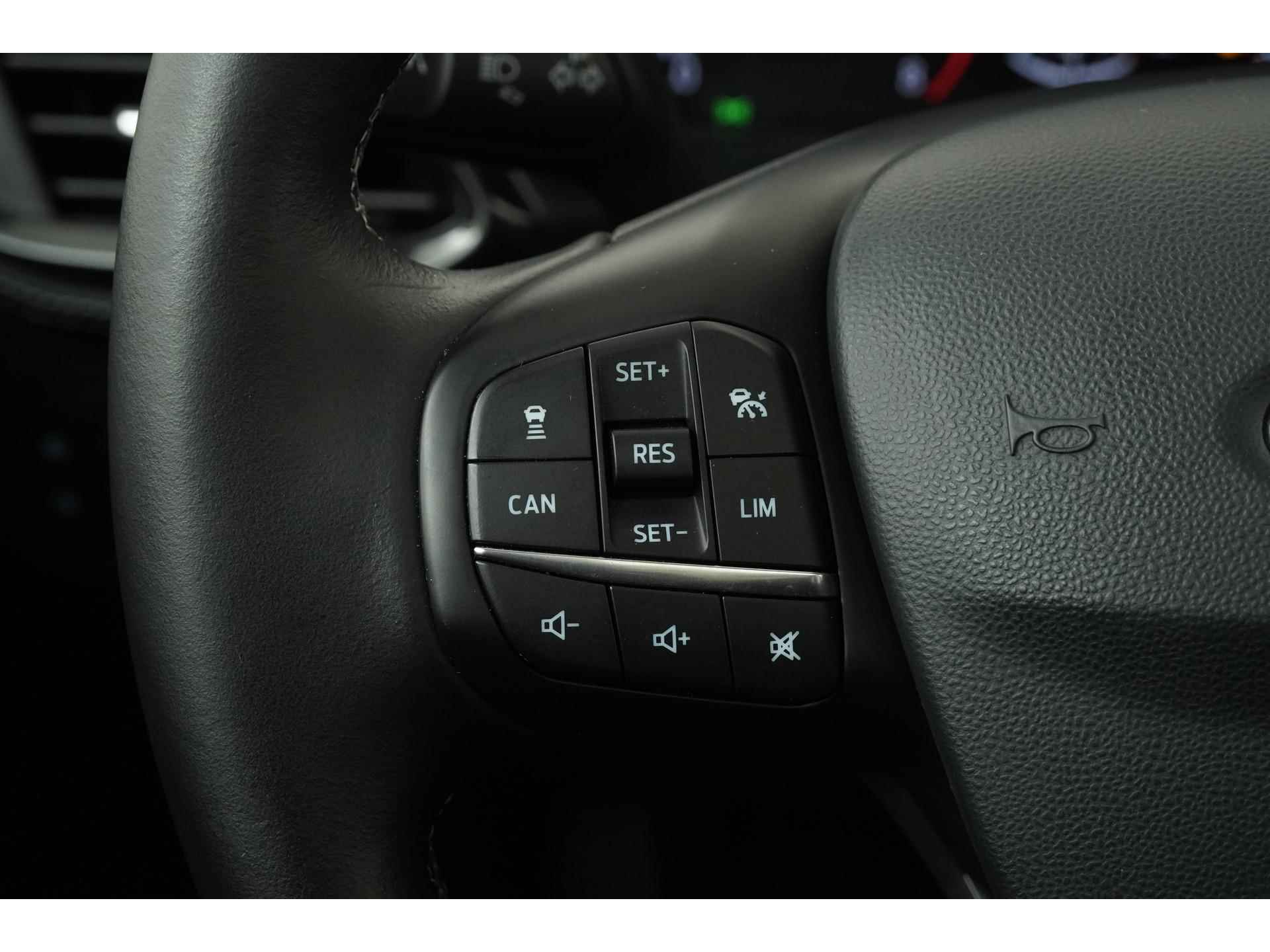 Ford Fiesta 1.0 EcoBoost Vignale Automaat | Panoramadak | Leder | Zondag Open! - 8/45