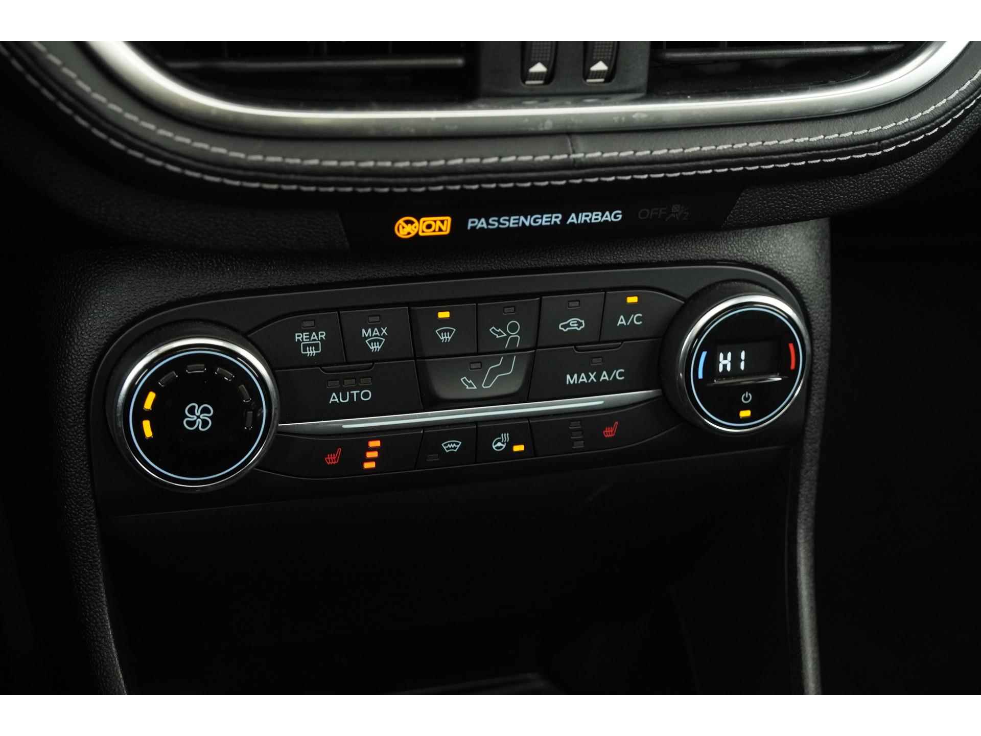 Ford Fiesta 1.0 EcoBoost Vignale Automaat | Panoramadak | Leder | Zondag Open! - 11/45
