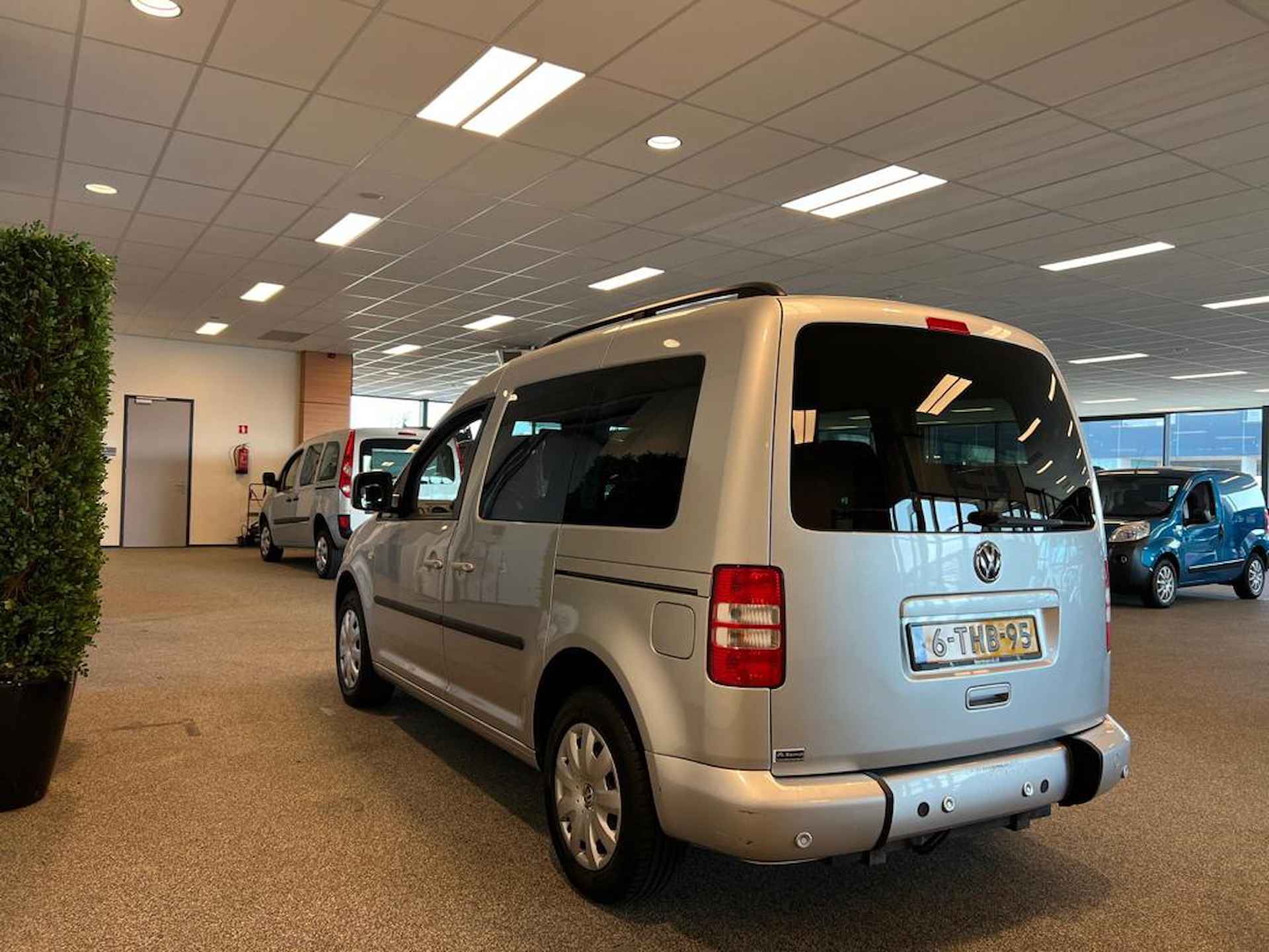 Volkswagen Caddy Rolstoelauto (airco) 3+1 of 5+0 - 12/27