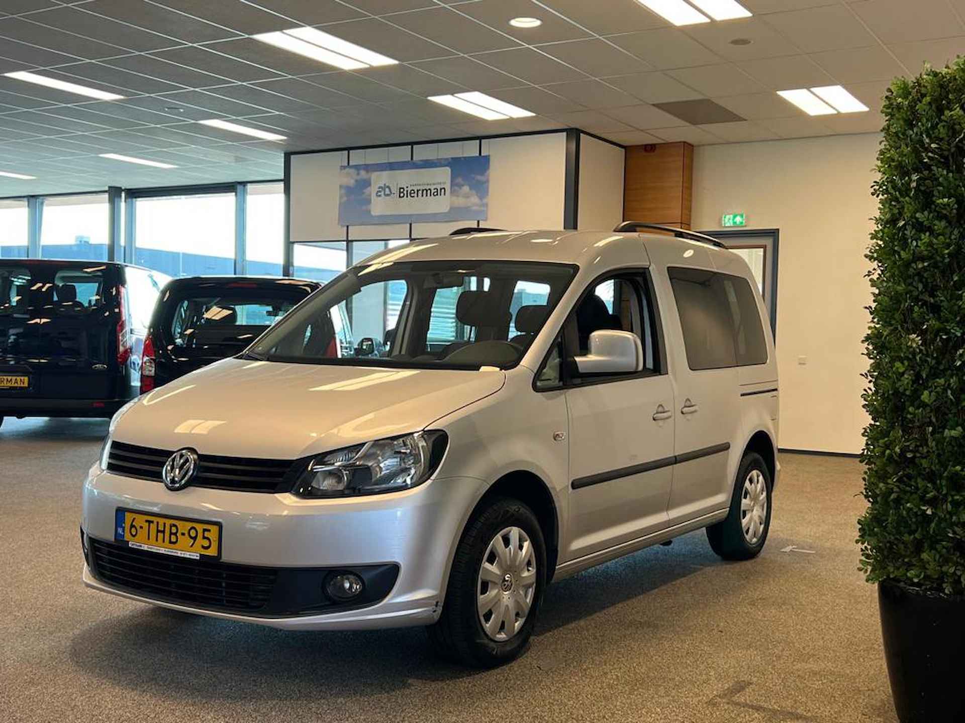 Volkswagen Caddy Rolstoelauto (airco) 3+1 of 5+0 - 15/27