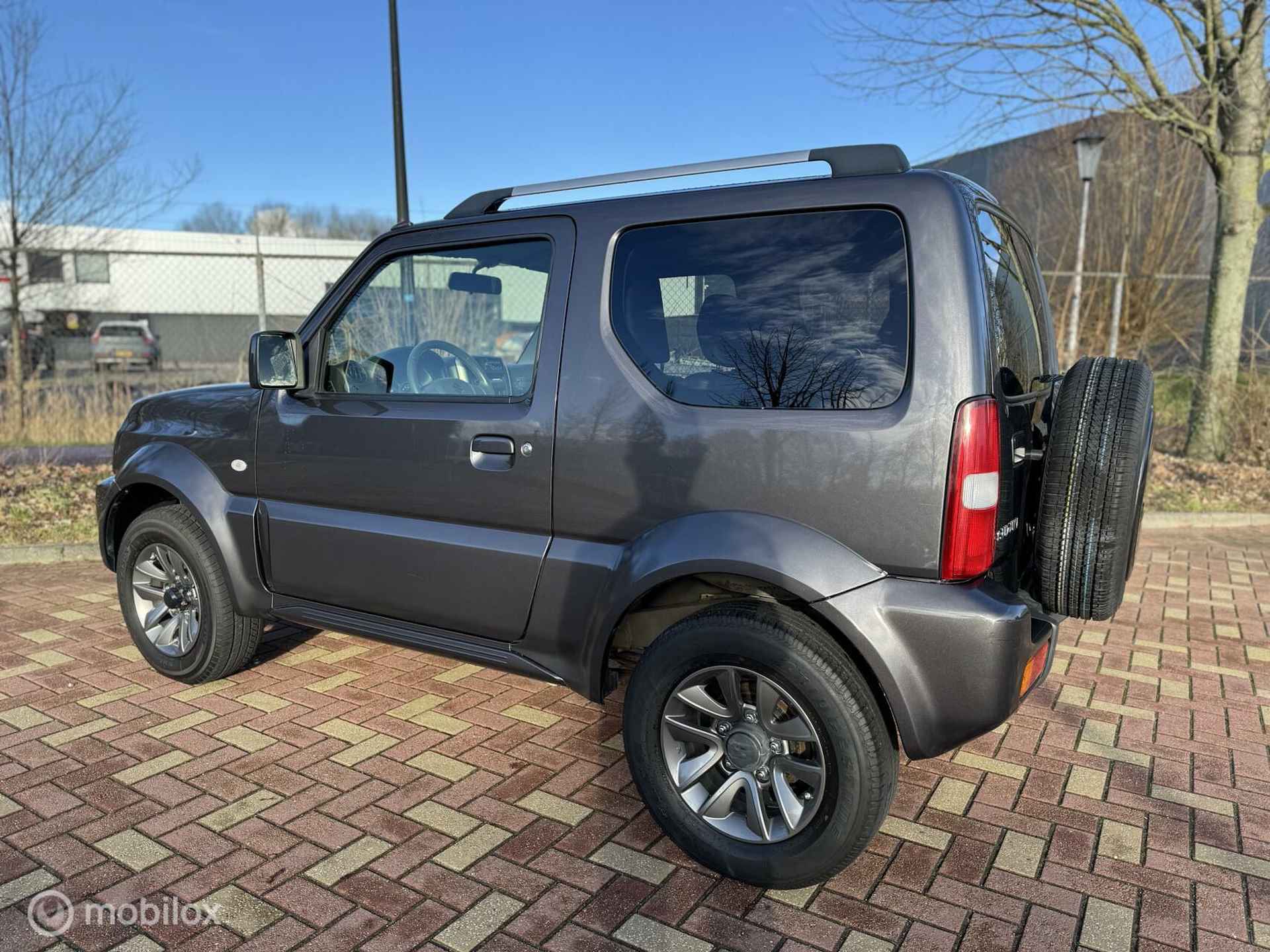 Suzuki Jimny 1.3 Exclusive - 19/28