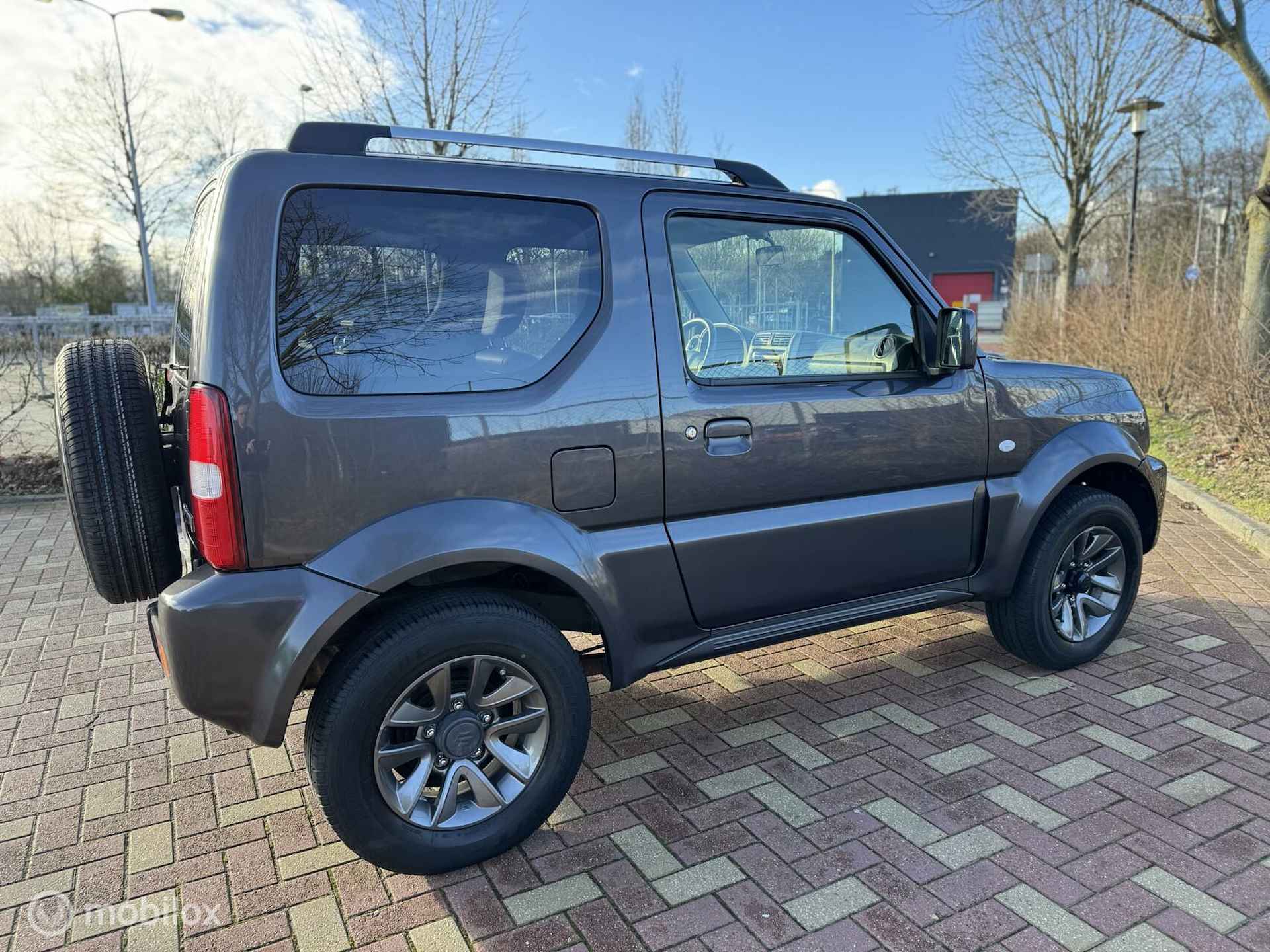 Suzuki Jimny 1.3 Exclusive - 24/28