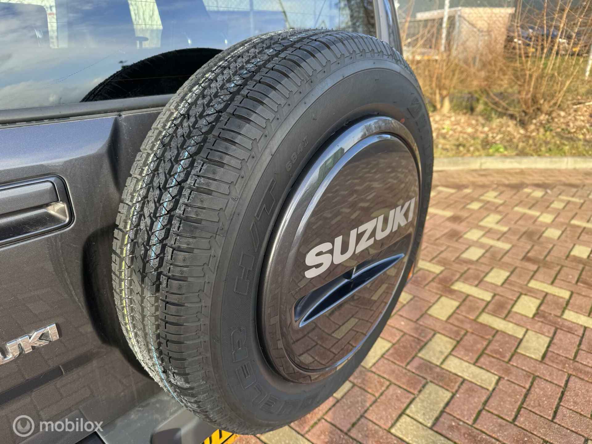 Suzuki Jimny 1.3 Exclusive - 28/28