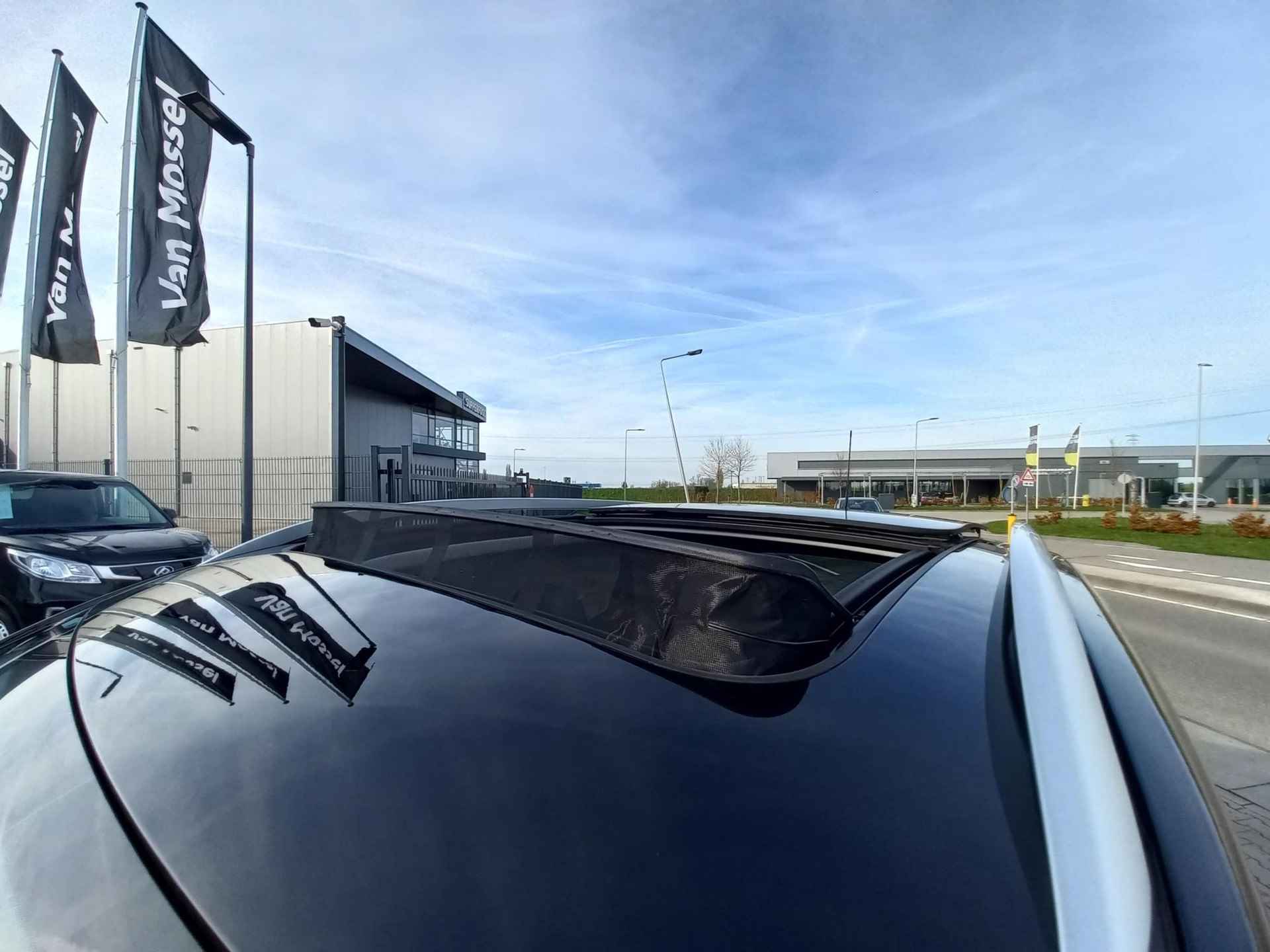 MG ZS EV Long Range Luxury 70 kWh | WLTP 440KM | Panorama/Schuif-Kantel Dak | 3-Faasen Lader | 19"LMV | Navigatie | ACC | 360° CAM | Privacy Glass |  BTW AUTO | DEMO | - 8/16