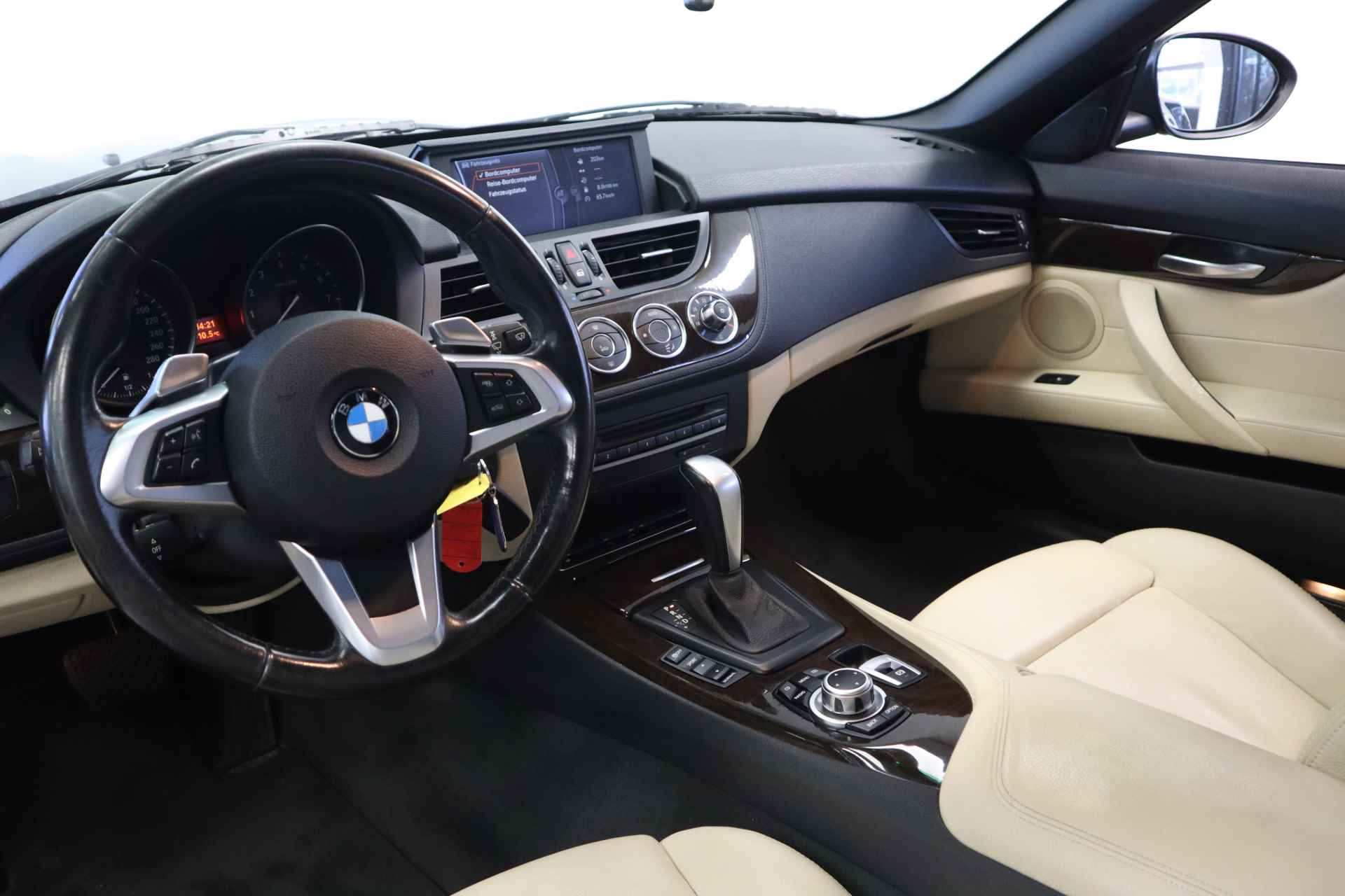 BMW Z4 Roadster sDrive23i Executive Navigatie Clima Cruise Xenon Leder Sportstoelen PDC 18"LM 204 PK! - 9/20