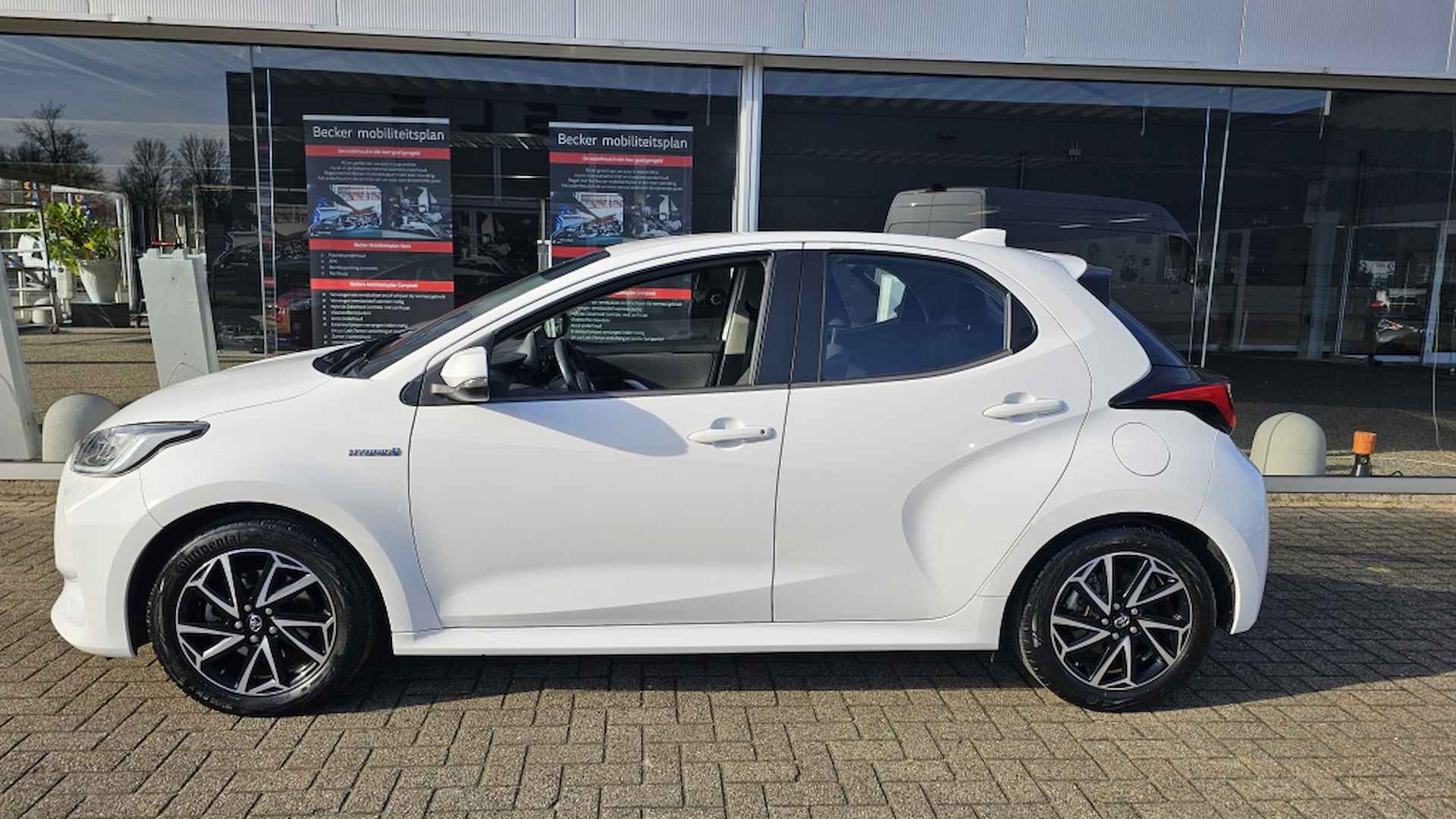 Toyota Yaris 1.5 Hybride Dynamic NLauto | dealeronderhouden | All-in - 3/23