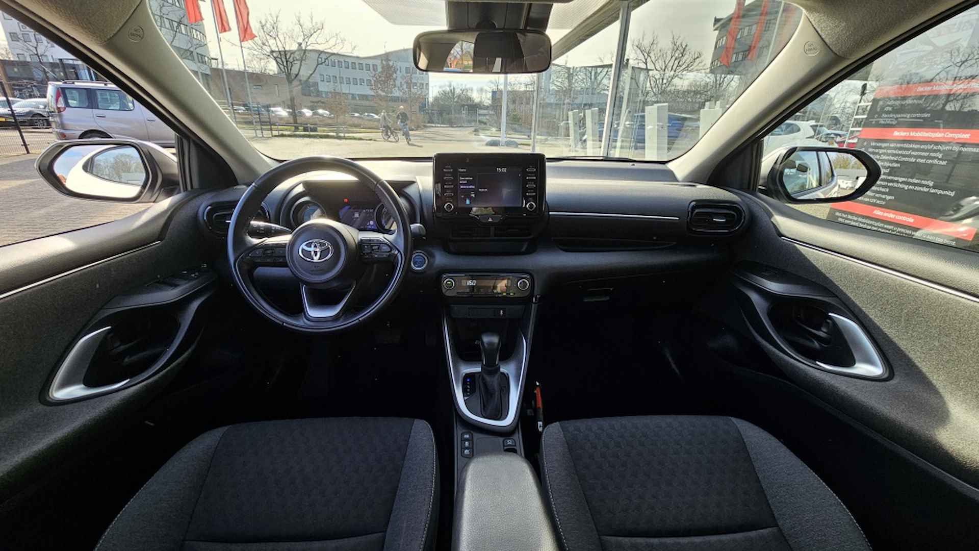 Toyota Yaris 1.5 Hybride Dynamic NLauto | dealeronderhouden | All-in - 12/23