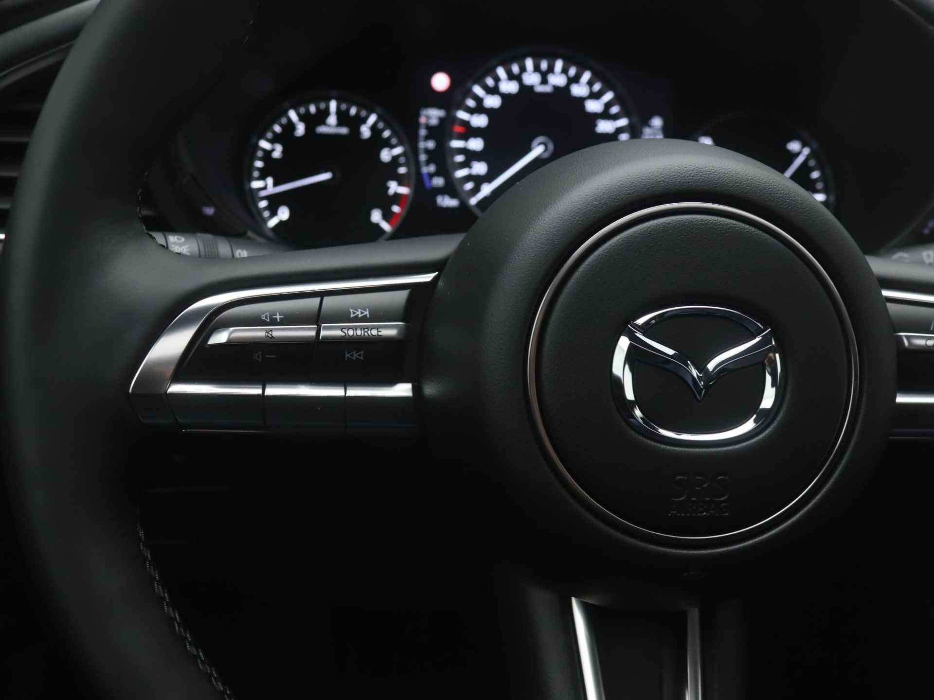 Mazda 3 2.0 e-SkyActiv-X Luxury i-Activesense automaat met Sunroof en aero pack | demo voordeel - 25/48