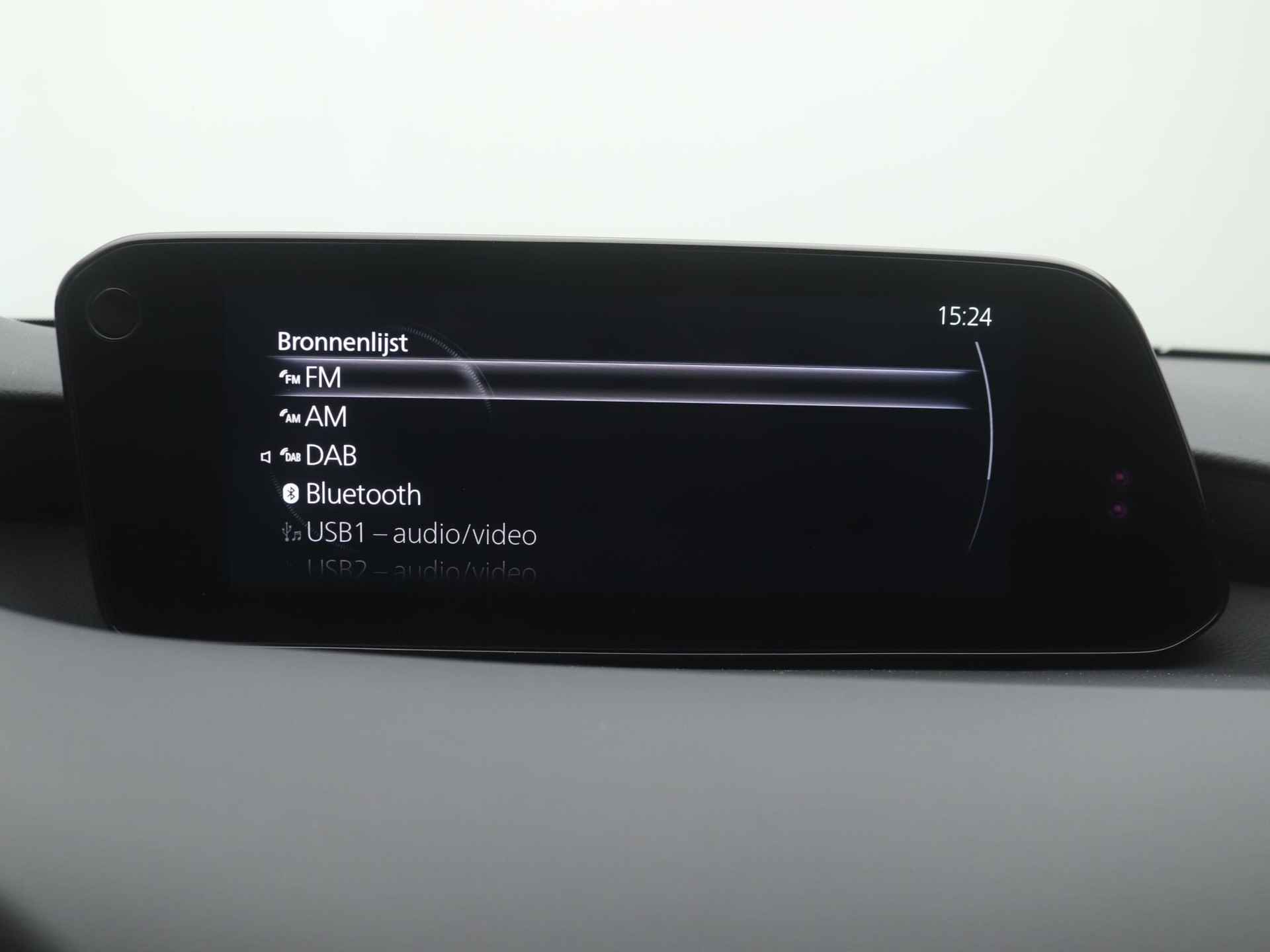 Mazda 3 2.0 e-SkyActiv-X Luxury i-Activesense automaat met Sunroof en aero pack | demo voordeel - 35/48
