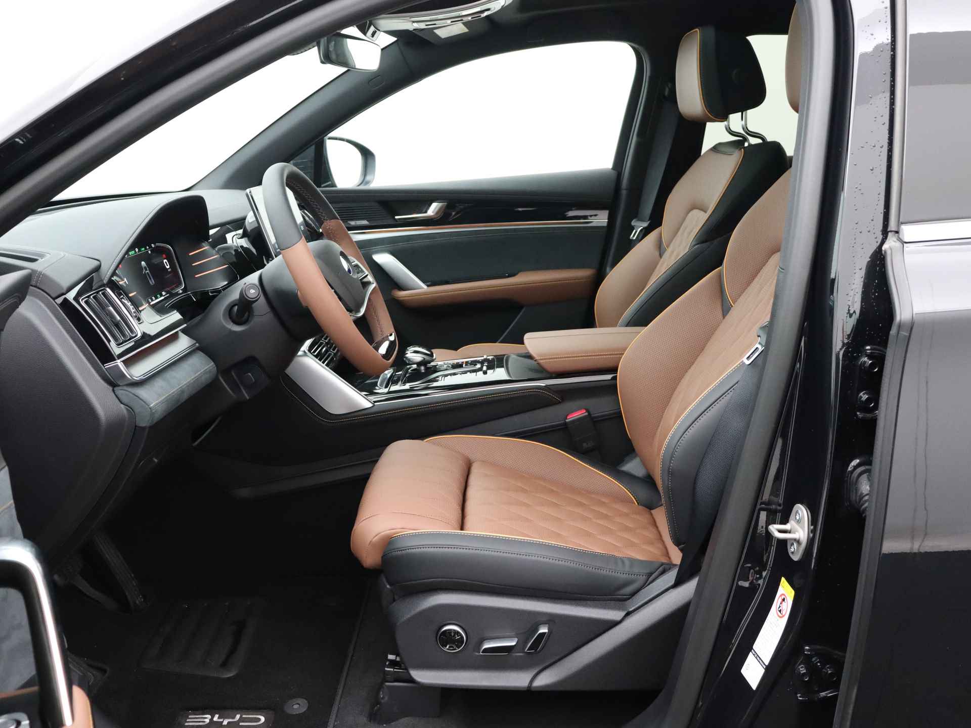 BYD TANG AWD Executive 86 kWh | €10.000 Voorraad Voordeel! Direct Rijden! | Adaptive cruise control | Keyless entry | Panoramadak | Bruin Leder | - 14/48