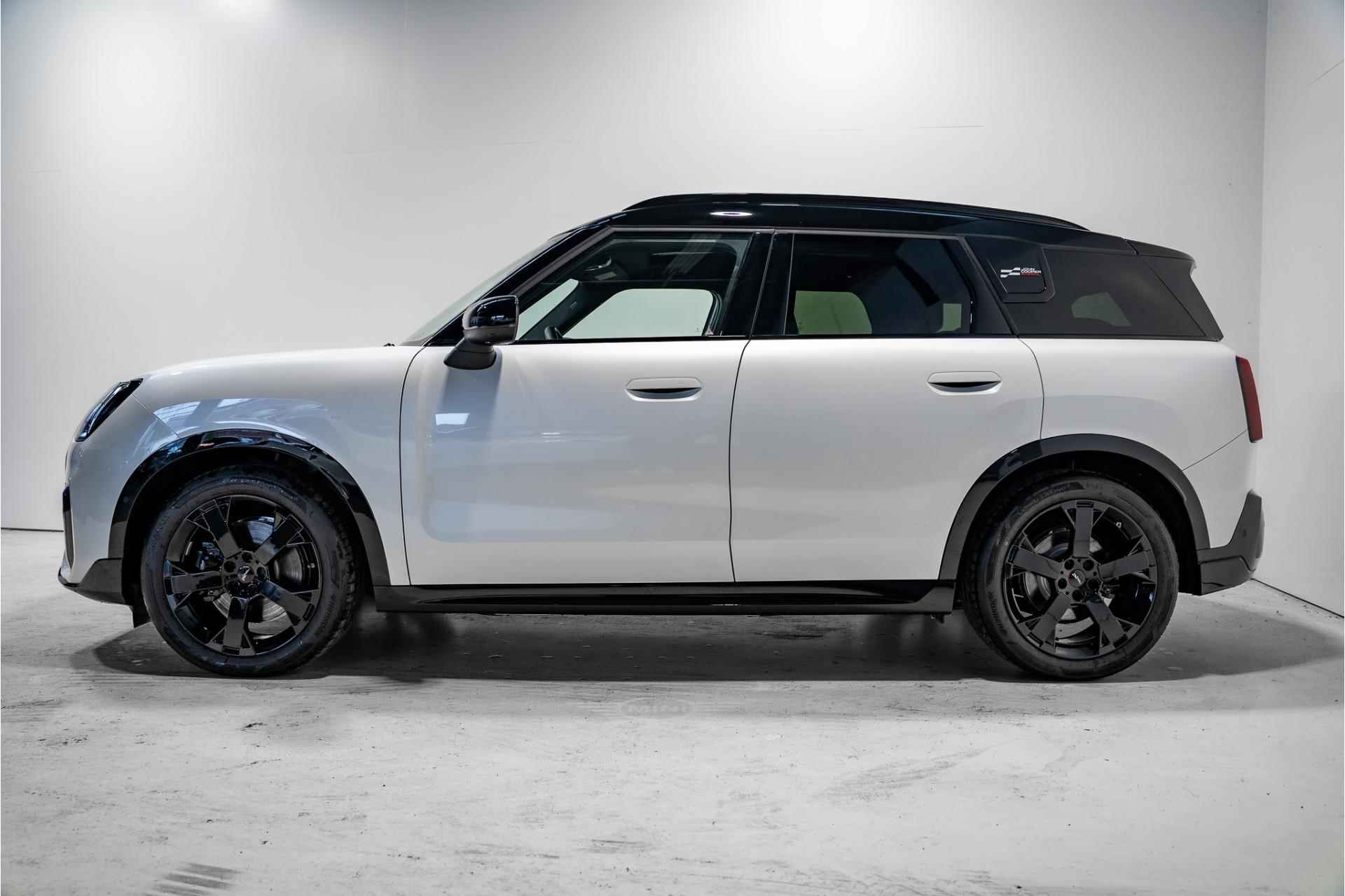 MINI Countryman E John Cooper Works - 4/25