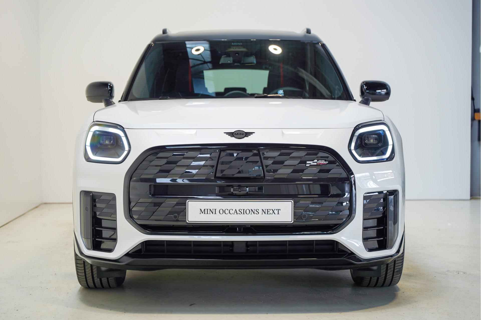 MINI Countryman E John Cooper Works - 8/25