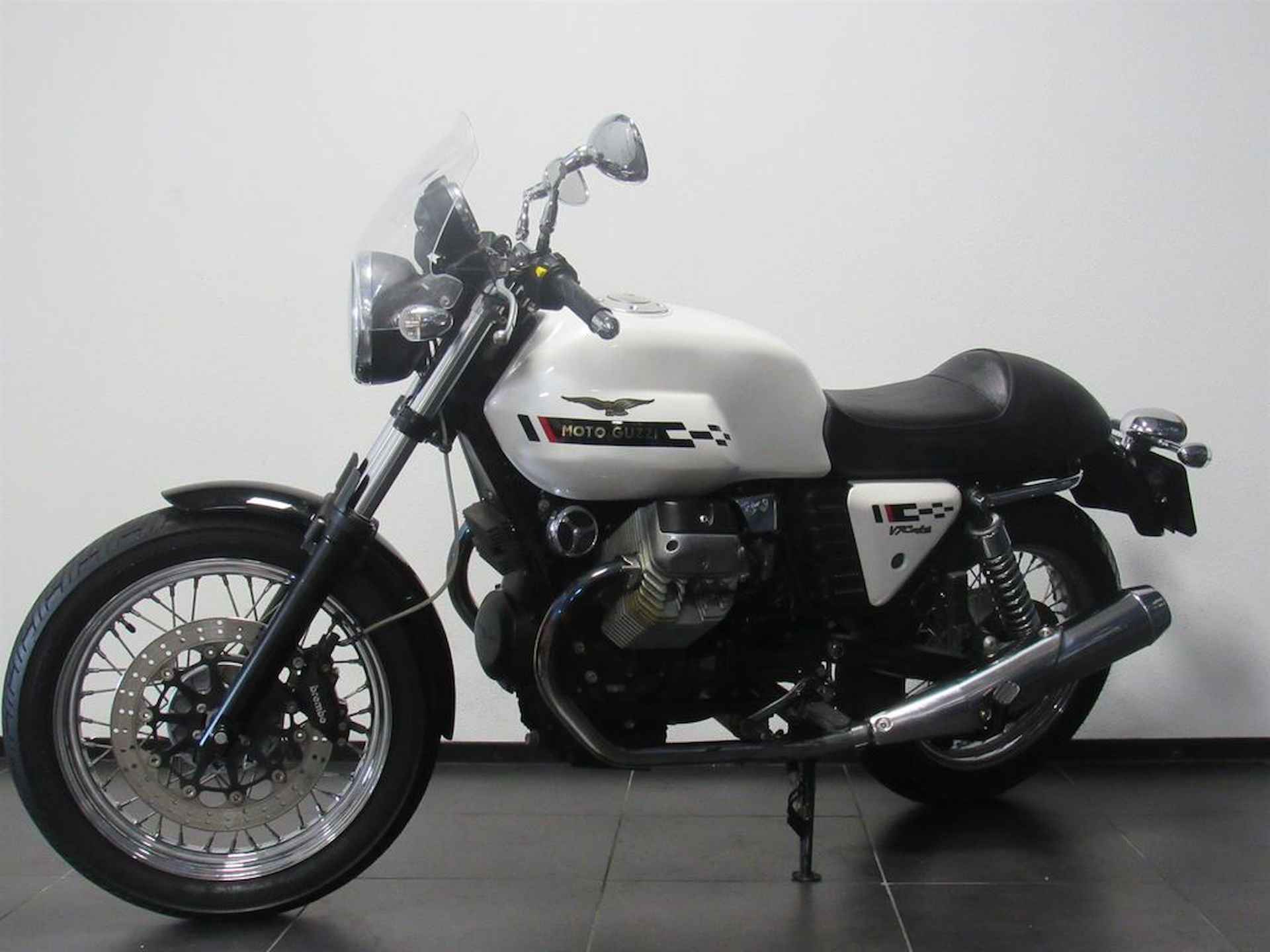 Moto Guzzi V7 CAFE CLASSIC - 3/15