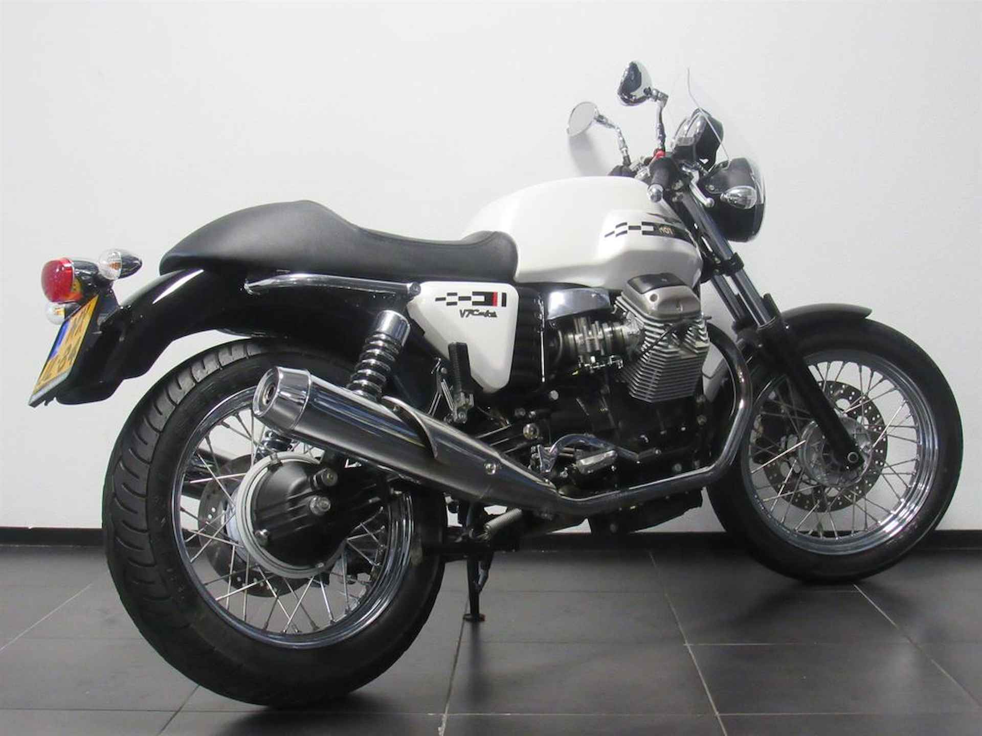 Moto Guzzi V7 CAFE CLASSIC - 6/15