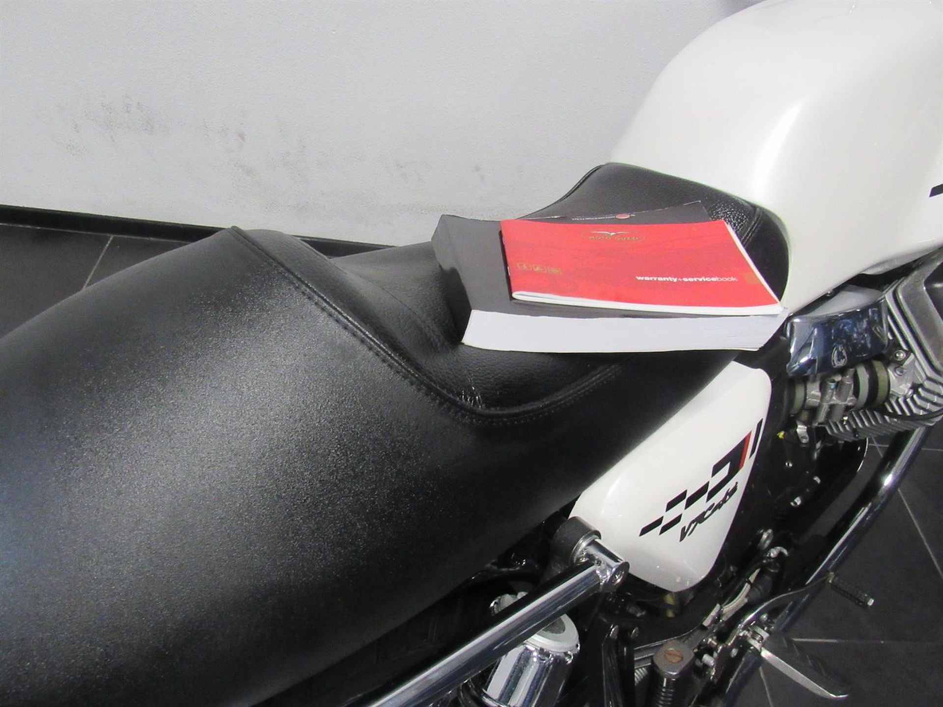 Moto Guzzi V7 CAFE CLASSIC - 2010 - 8/15