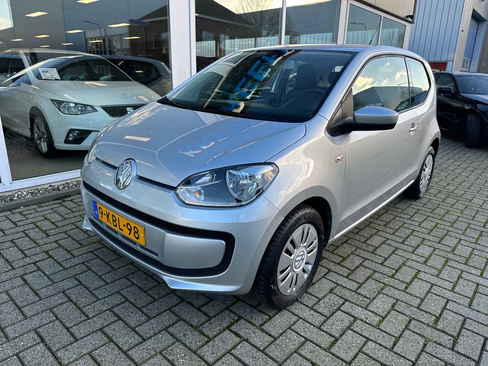 Volkswagen up! 1.0 move up! BlueMotion Geleverd met groot onderhoud - 3/18