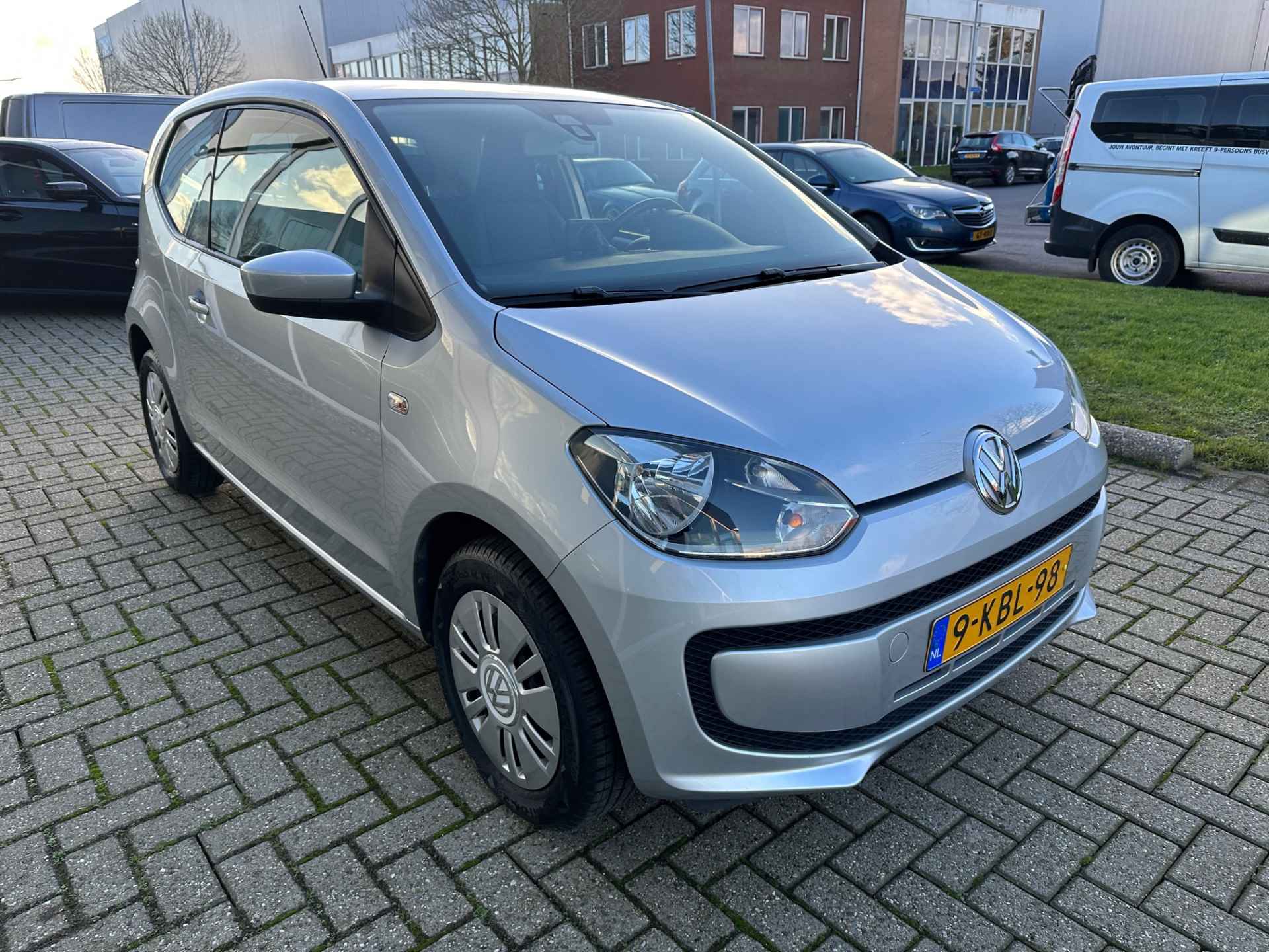 Volkswagen up! 1.0 move up! BlueMotion Geleverd met groot onderhoud - 5/18