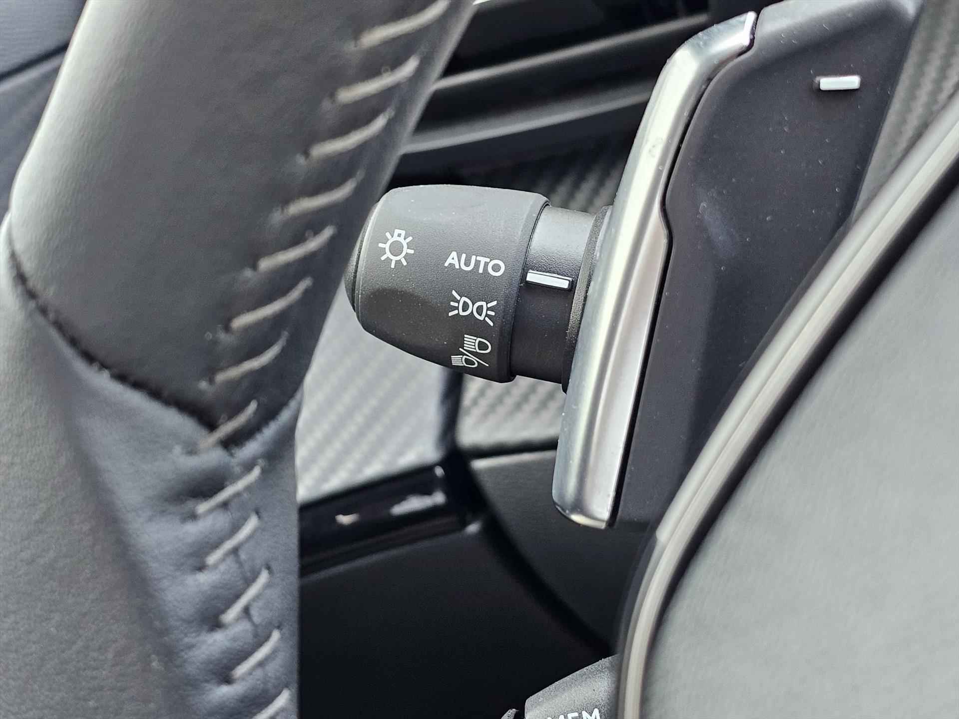 Peugeot 2008 130pk Allure Pack | Automaat | Parkeercamera | Climate Control - 17/47