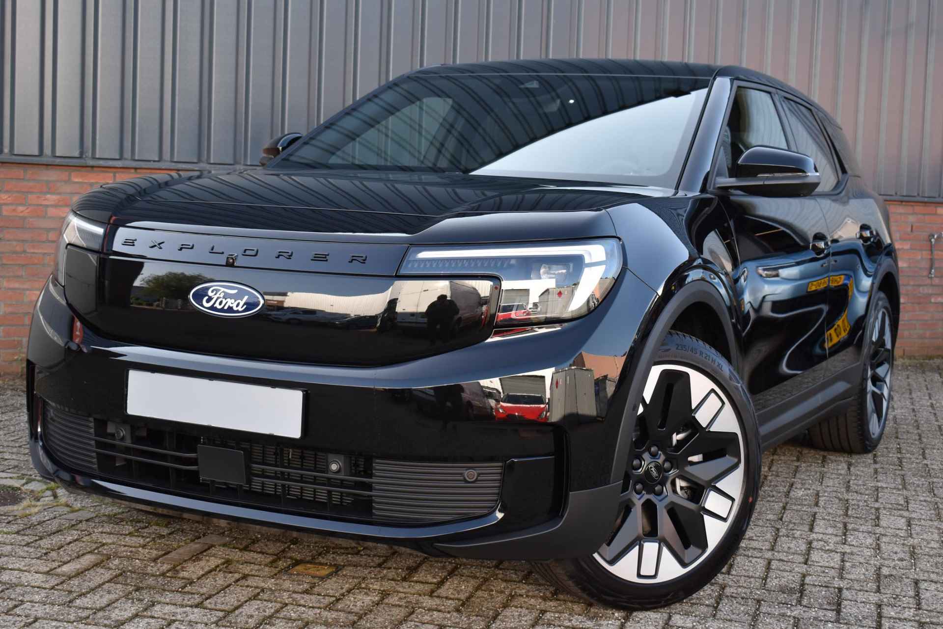 Ford Explorer Premium Extended Range RWD 77 kWh |Black Edition| Uit voorraad leverbaar of nieuw te bestellen| - 3/38