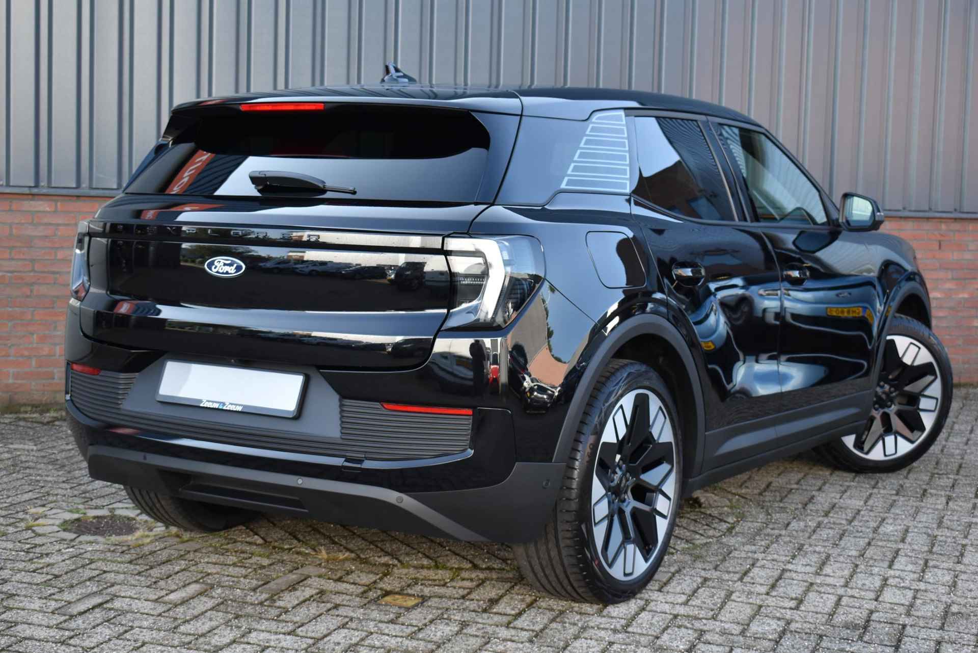 Ford Explorer Premium Extended Range RWD 77 kWh |Black Edition| Uit voorraad leverbaar of nieuw te bestellen| - 4/38