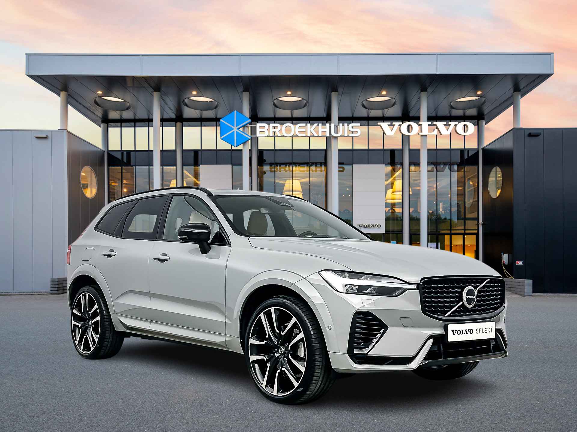 Volvo XC60 Recharge T6 AWD Ultimate Dark | 22'' | Luchtvering | Geventileerd nappa | Massagestoelen | Head-up | 360-camera | Harman Kardon - 3/64