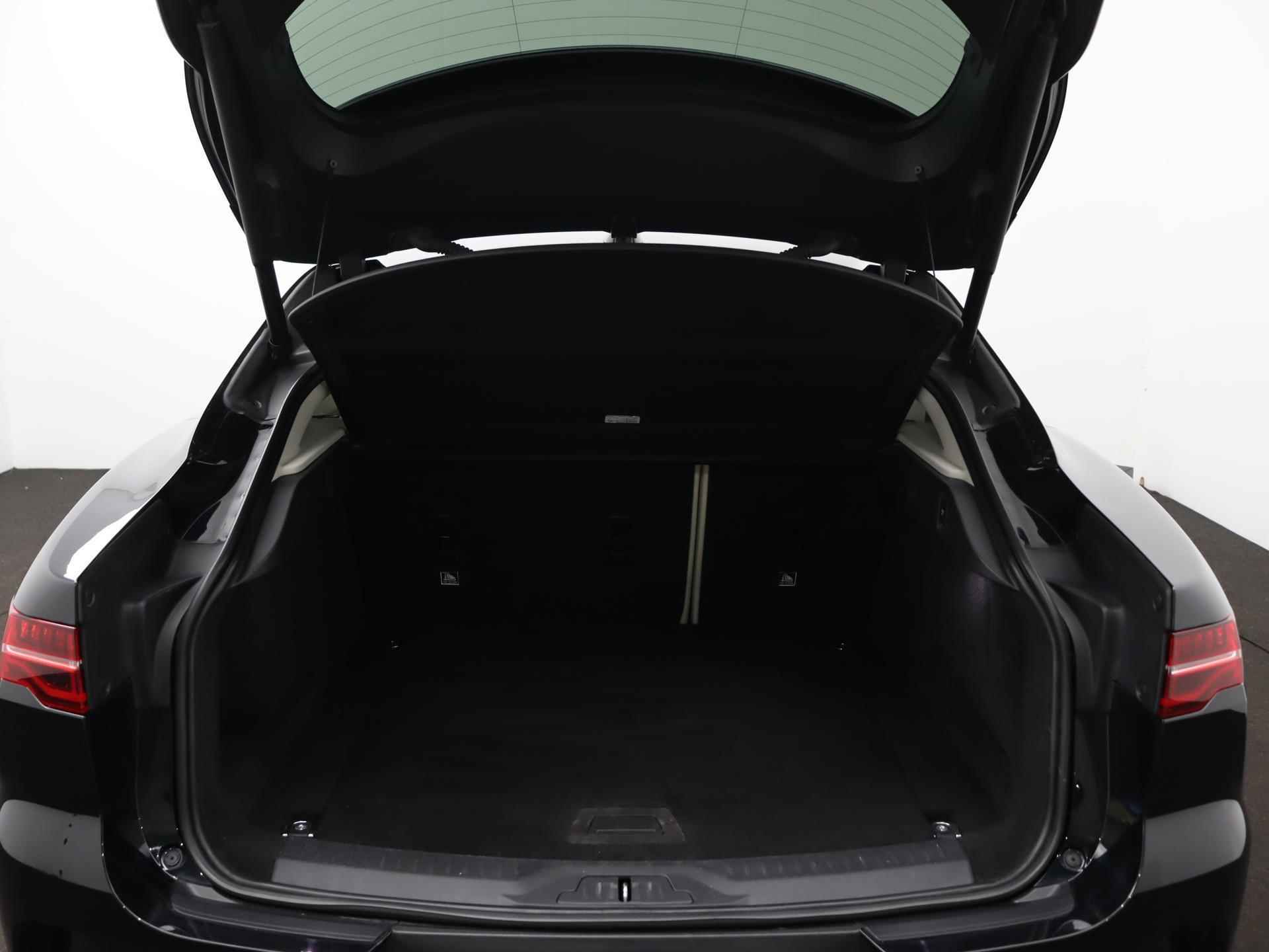 Jaguar I-PACE EV400 SE 90 kWh 400 PK | Automaat | Navigatie | Camera | Climate Control | Leder | Lichtmetalen velgen | Keyless | Cruise Control | - 23/28