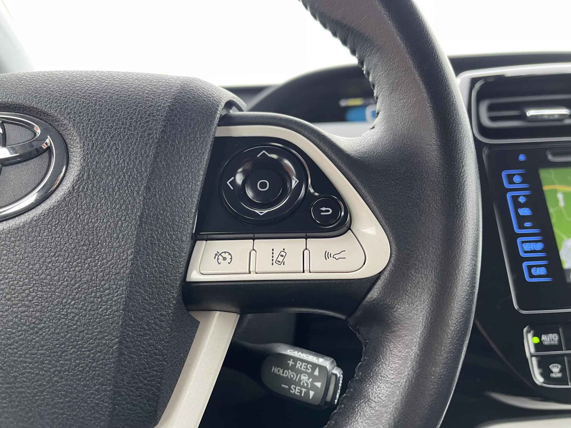 Toyota Prius 1.8 Executive | Trekhaak | Navigatie | Head-Up Display | Camera | Apple Carplay/Android Auto | Adapt. Cruise Control | Stoelverwarming | Rijklaarprijs! - 15/35