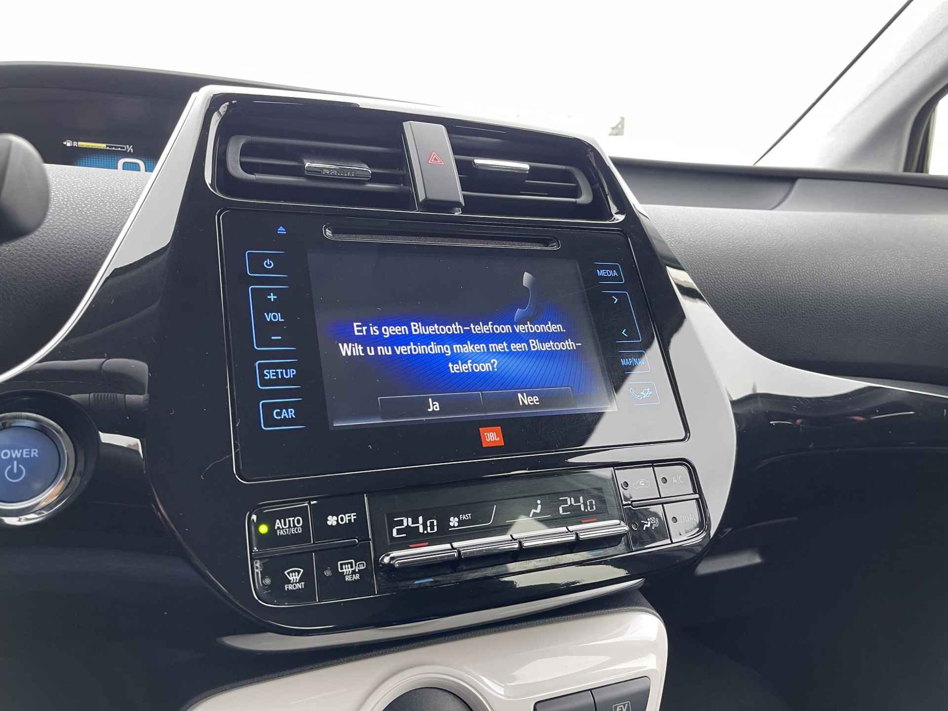 Toyota Prius 1.8 Executive | Trekhaak | Navigatie | Head-Up Display | Camera | Apple Carplay/Android Auto | Adapt. Cruise Control | Stoelverwarming | Rijklaarprijs! - 19/35