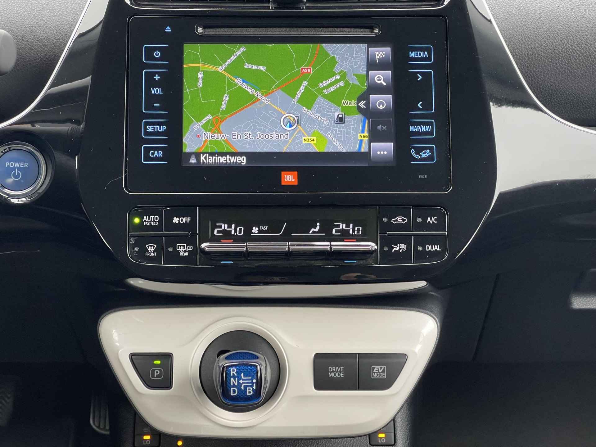Toyota Prius 1.8 Executive | Trekhaak | Navigatie | Head-Up Display | Camera | Apple Carplay/Android Auto | Adapt. Cruise Control | Stoelverwarming | Rijklaarprijs! - 20/35