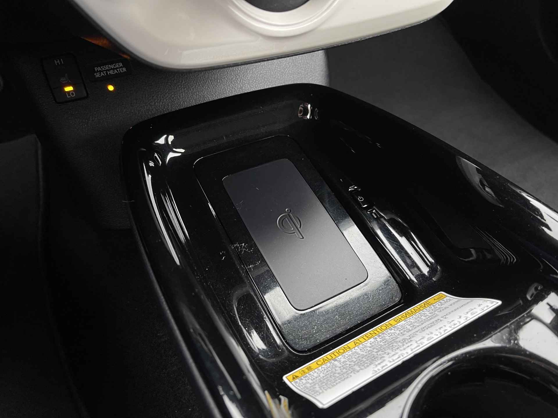 Toyota Prius 1.8 Executive | Trekhaak | Navigatie | Head-Up Display | Camera | Apple Carplay/Android Auto | Adapt. Cruise Control | Stoelverwarming | Rijklaarprijs! - 31/35