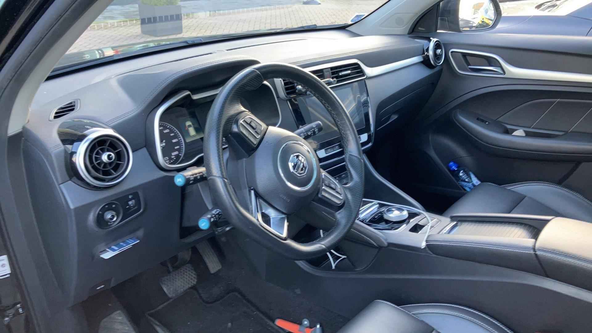 MG ZS EV Luxury | Panoramadak | Leder | Navi | Apple CarPlay | Camera | - 6/9