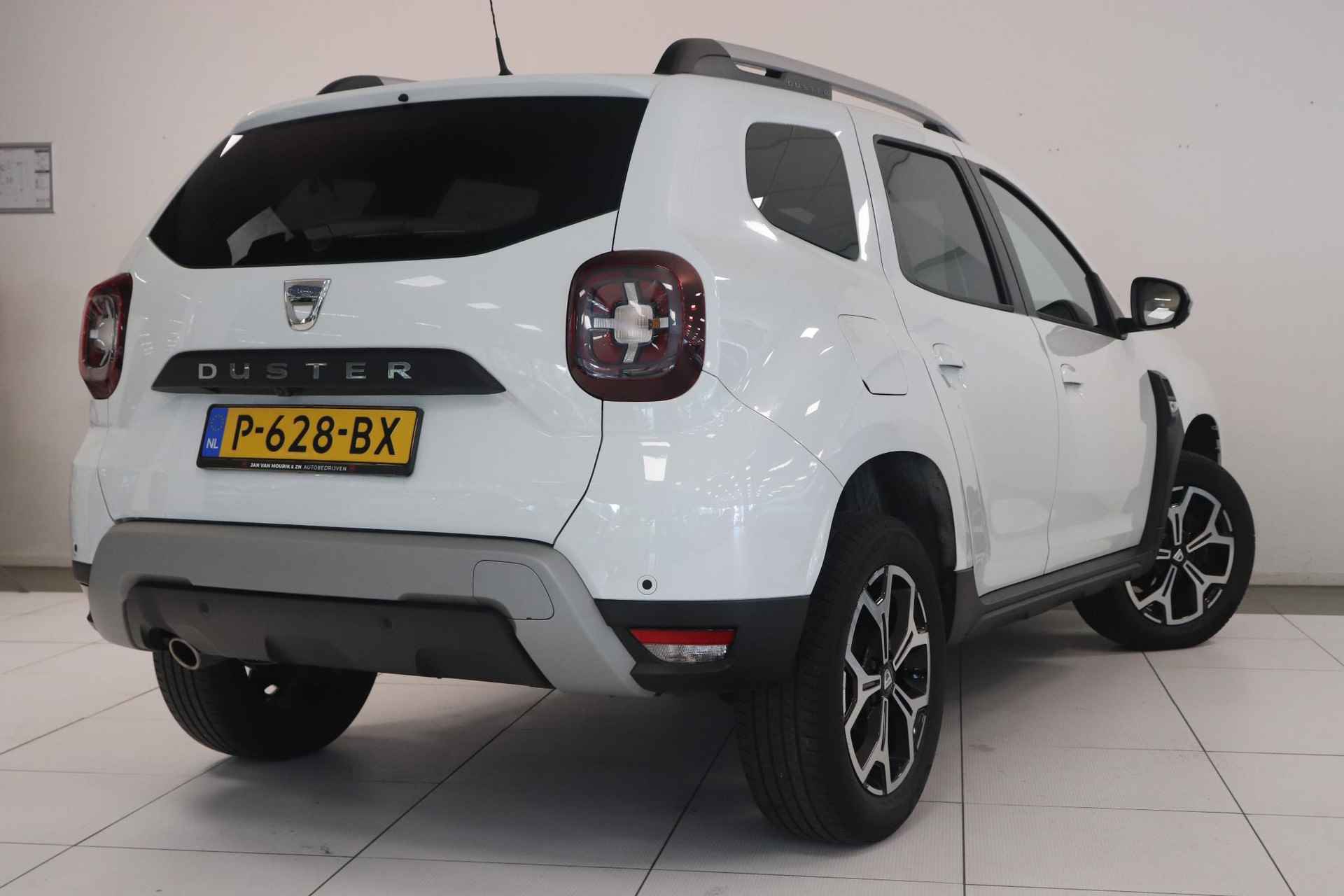 Dacia Duster 1.3 TCe 130PK Comfort | Navigatie | Camera | Stoelverwarming | - 3/32