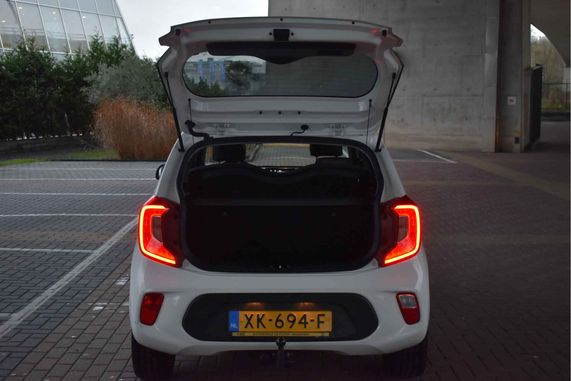 Kia Picanto 1.0 CVVT Design Edition, ORGINEEL NEDERLANDSE AUTO , BOEKJES,NAP EN ONDERHOUDSHISTORIE Nederlandse auto | Navigatie | Cruise Control | achteruitrijcamera | Apple Carplay - 11/38