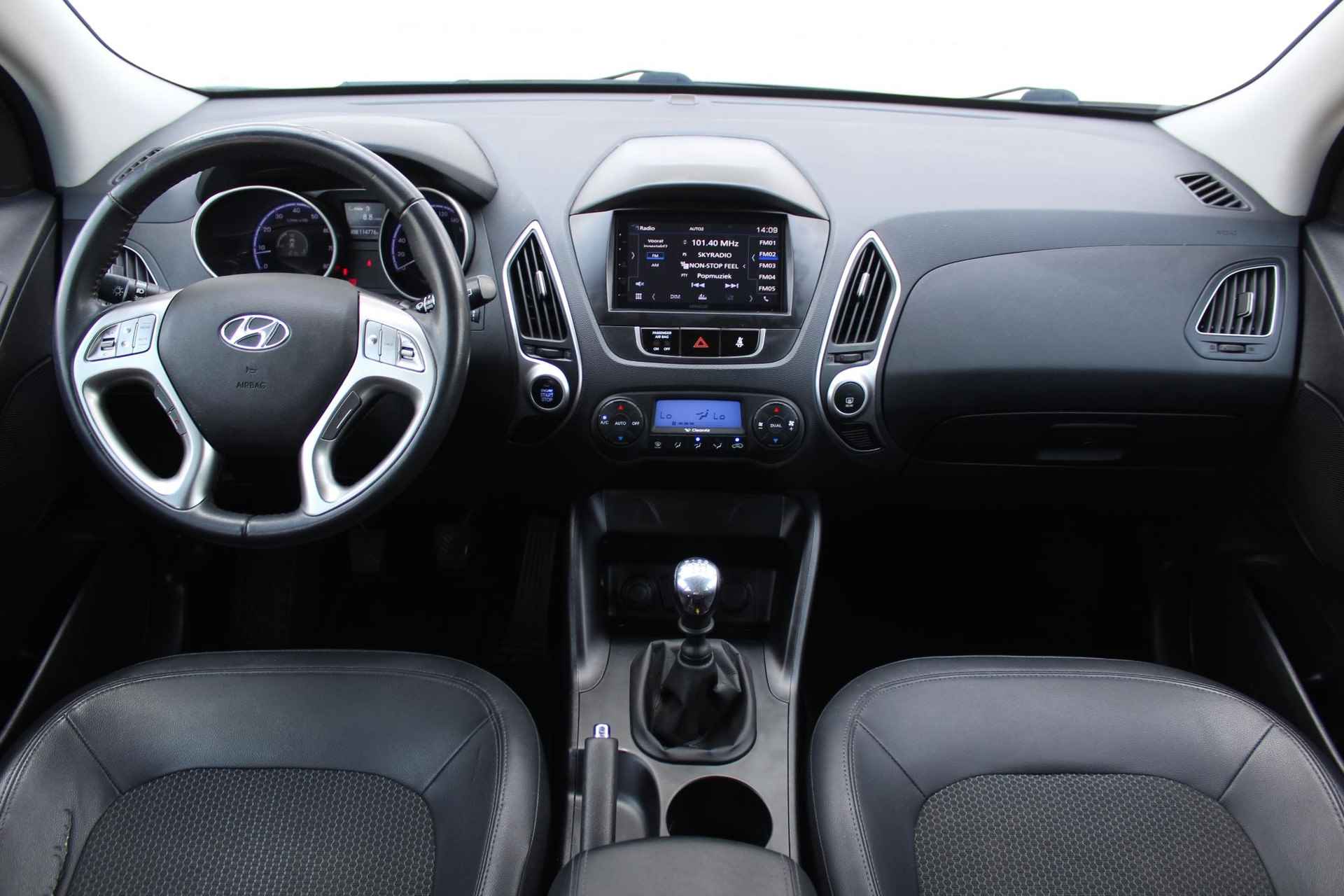 Hyundai ix35 1.6i GDI Style / Achteruitrijcamera / Keyless Entry & Start / Cruise Control / Bluetooth / Climate Control / - 2/39