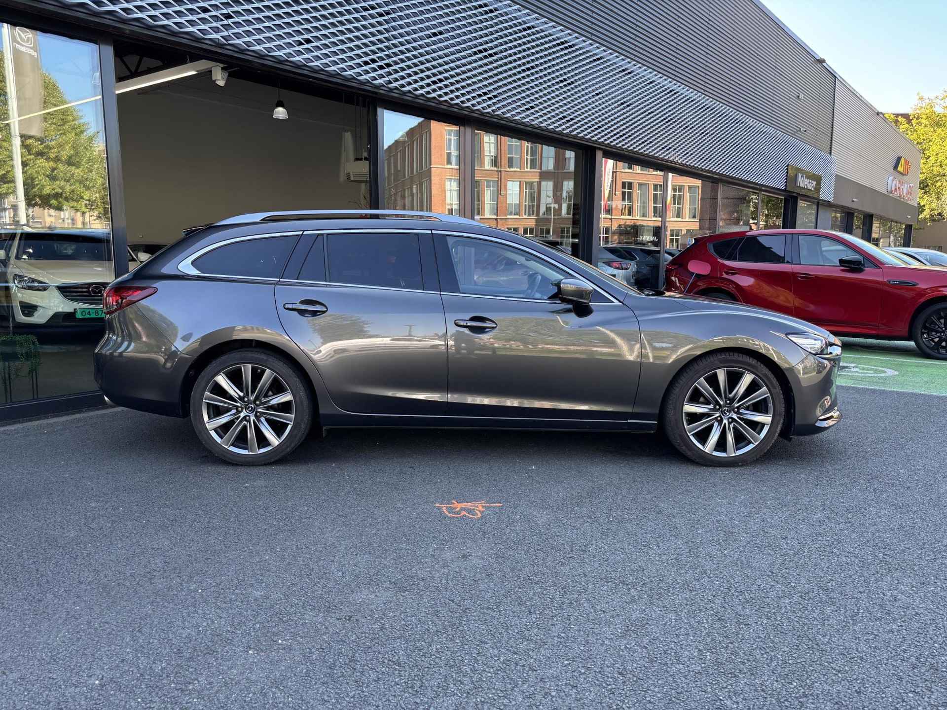 Mazda 6 Sportbreak Automaat 2.0 Sky-G 165 Luxury /Dealeronderhouden/Navi/ECC/Adaptive/Keyless/360 camera - 2/28