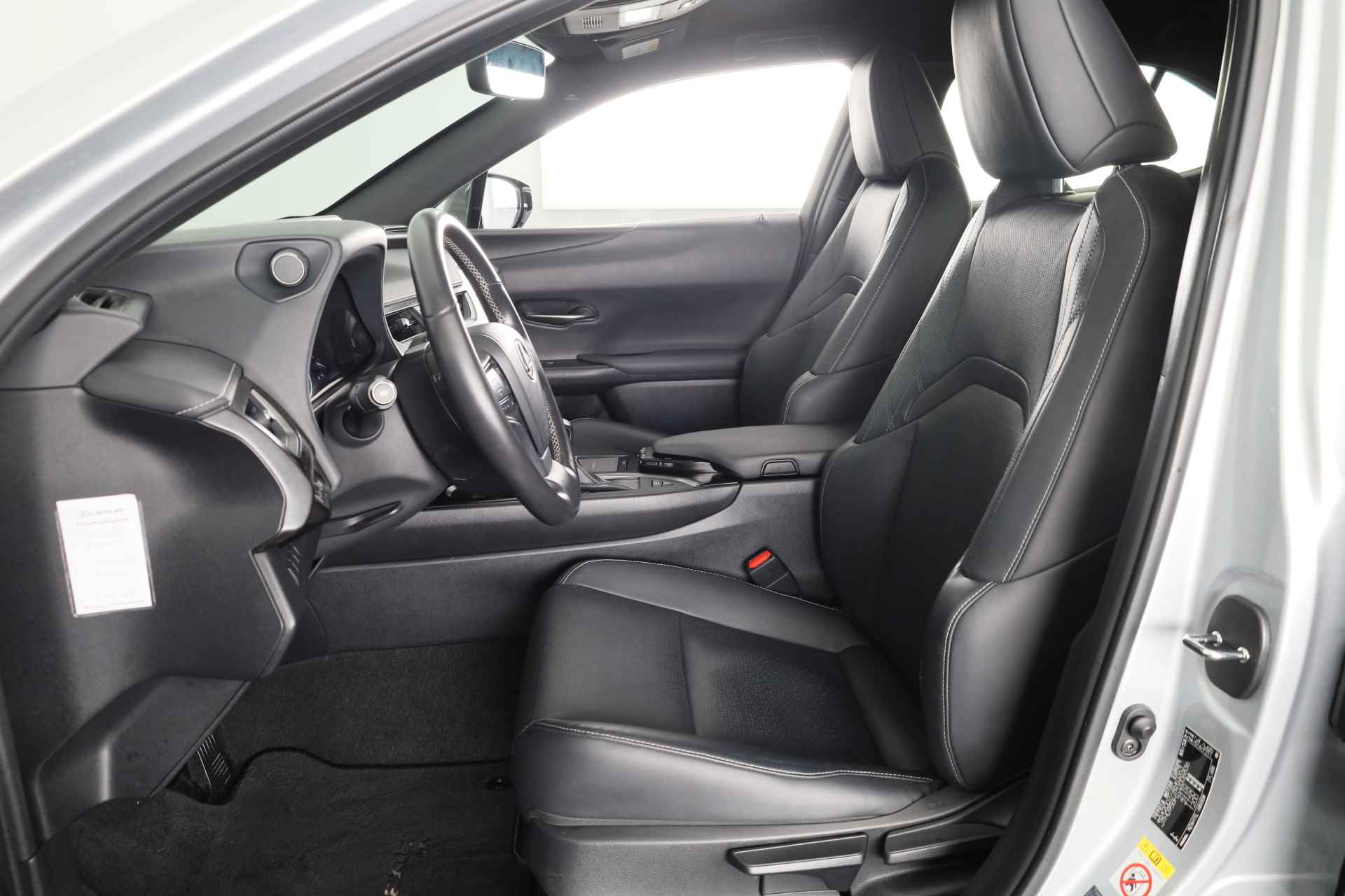 Lexus UX 250h AWD Luxury Line Limited | Zwart leder | Navigatie | - 19/42