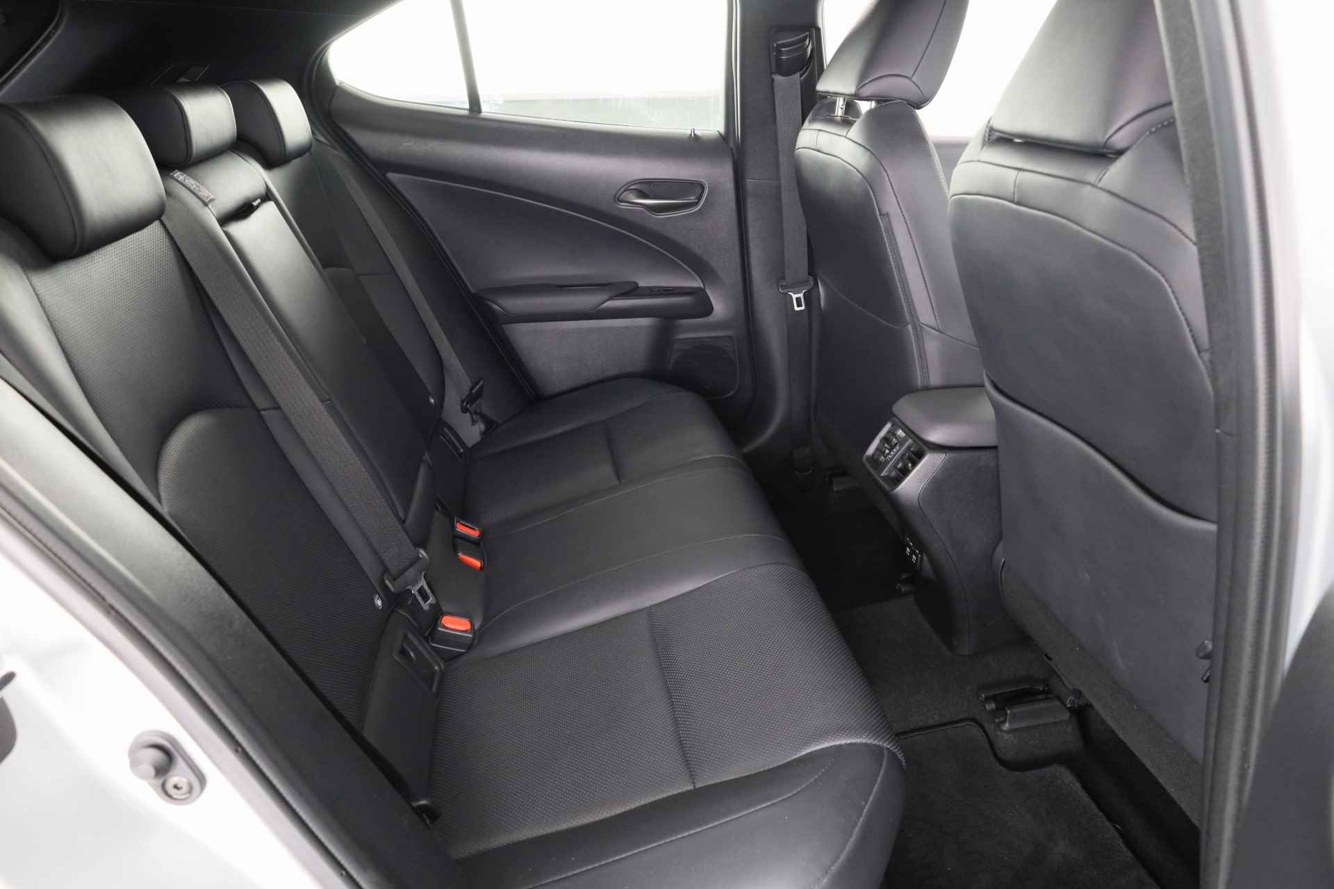 Lexus UX 250h AWD Luxury Line Limited | Zwart leder | Navigatie | - 28/42