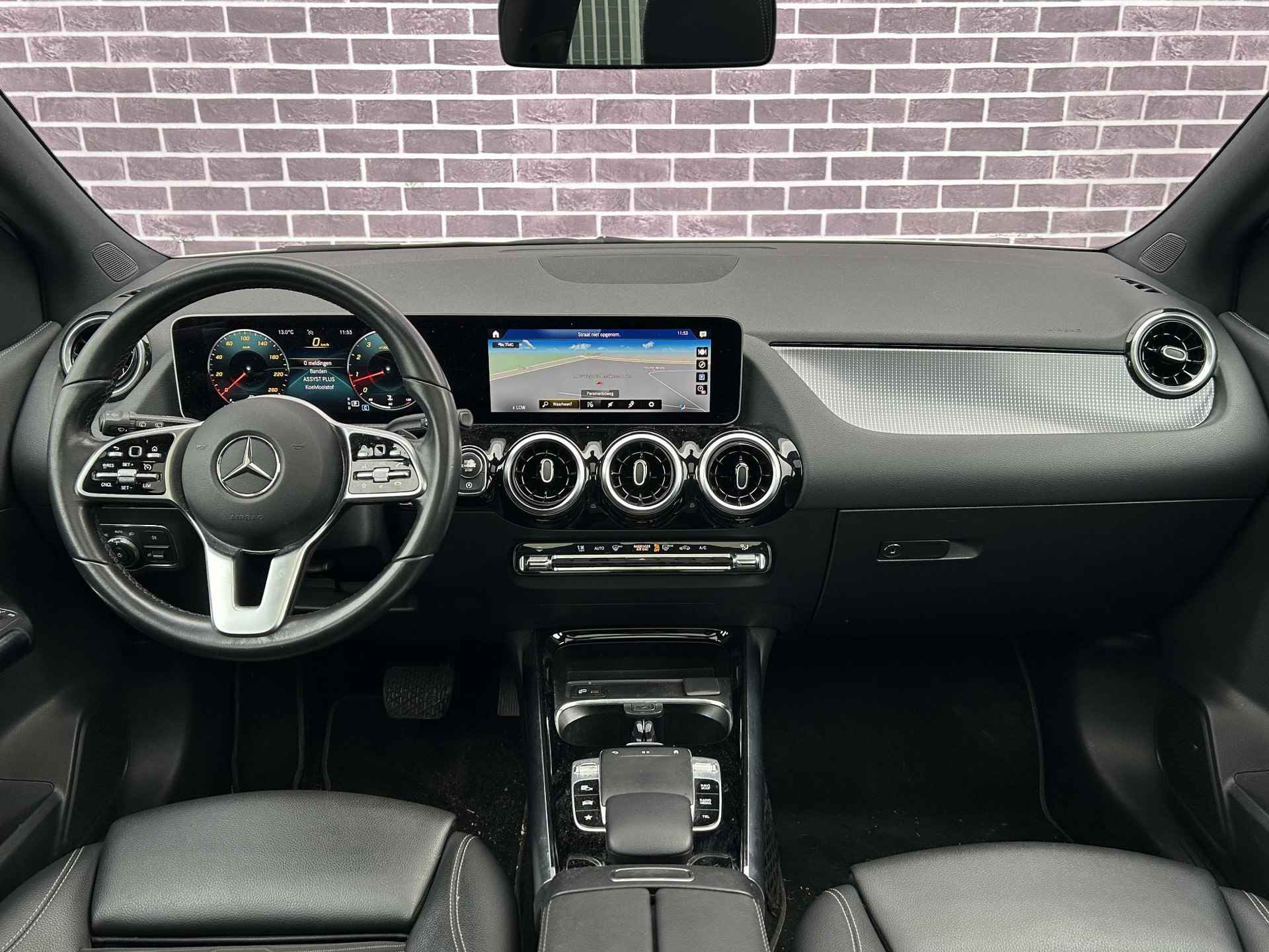 Mercedes-Benz B-klasse 250 Premium | Pano | Leder | Navi | Parkeersensoren | Stoelverwarming | Camera | Cruise Control | Climate Control - 3/44