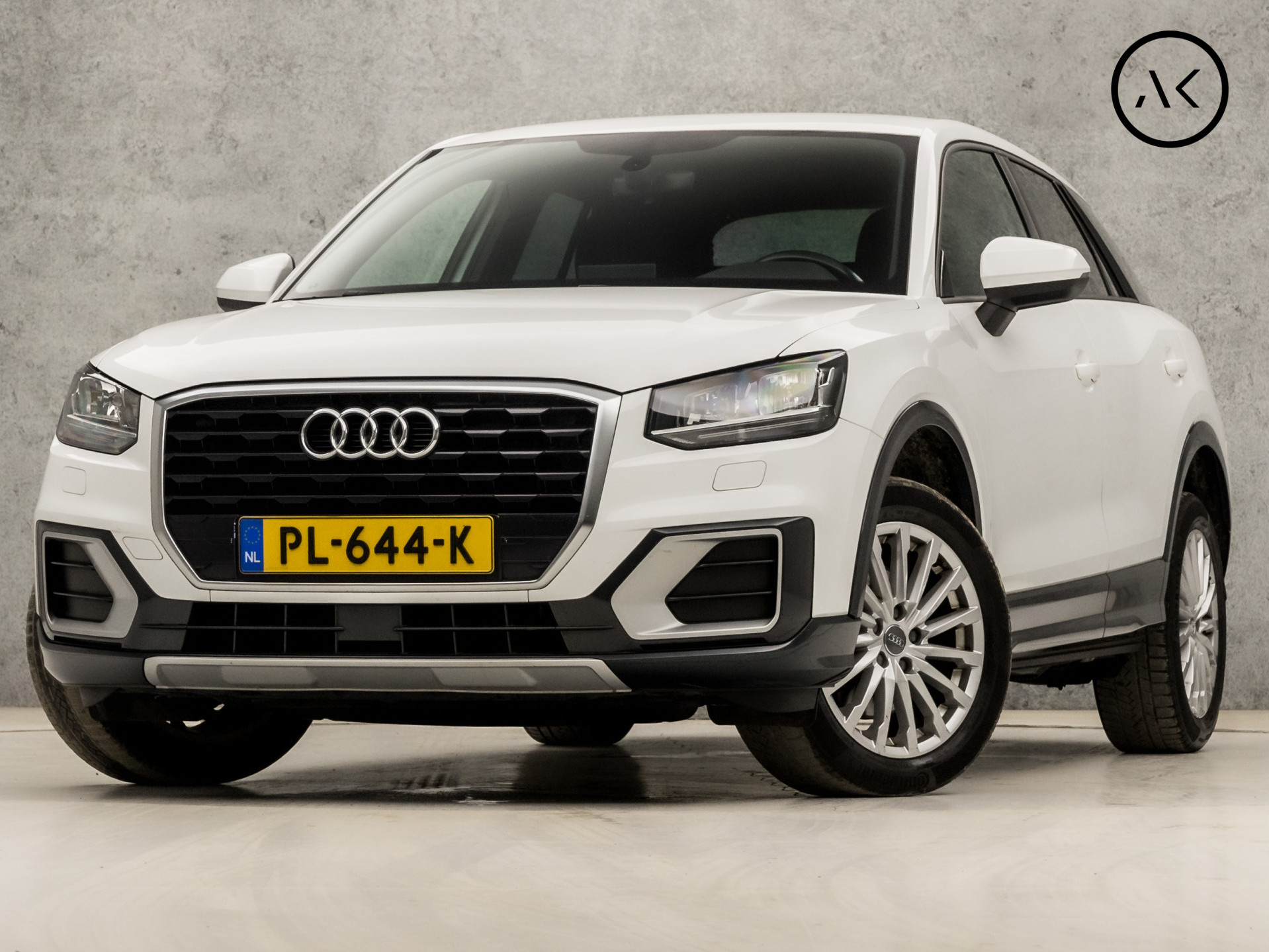 Audi Q2 1.0 TFSI Sport (GROOT NAVI, STOELVERWARMING, PLAT SPORTSTUUR, GETINT GLAS, SPORTSTOELEN, CRUISE, ARMSTEUN, NIEUWE APK, NIEUWSTAAT)