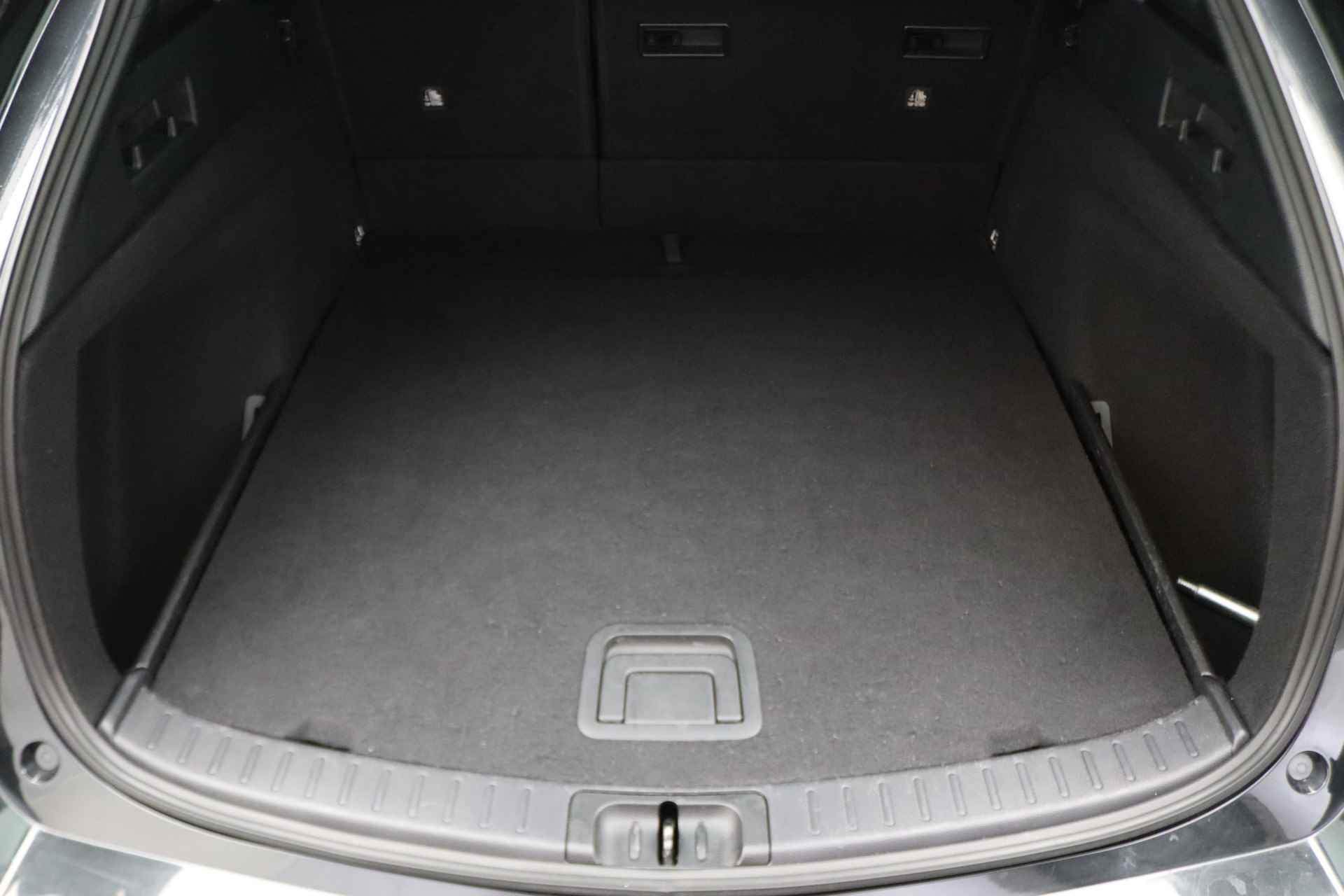 Toyota Corolla Touring Sports 1.8 Hybrid Comfort Climate, ACC, Bluetooth, Elektrisch Pakket, Trekhaak - 12/40