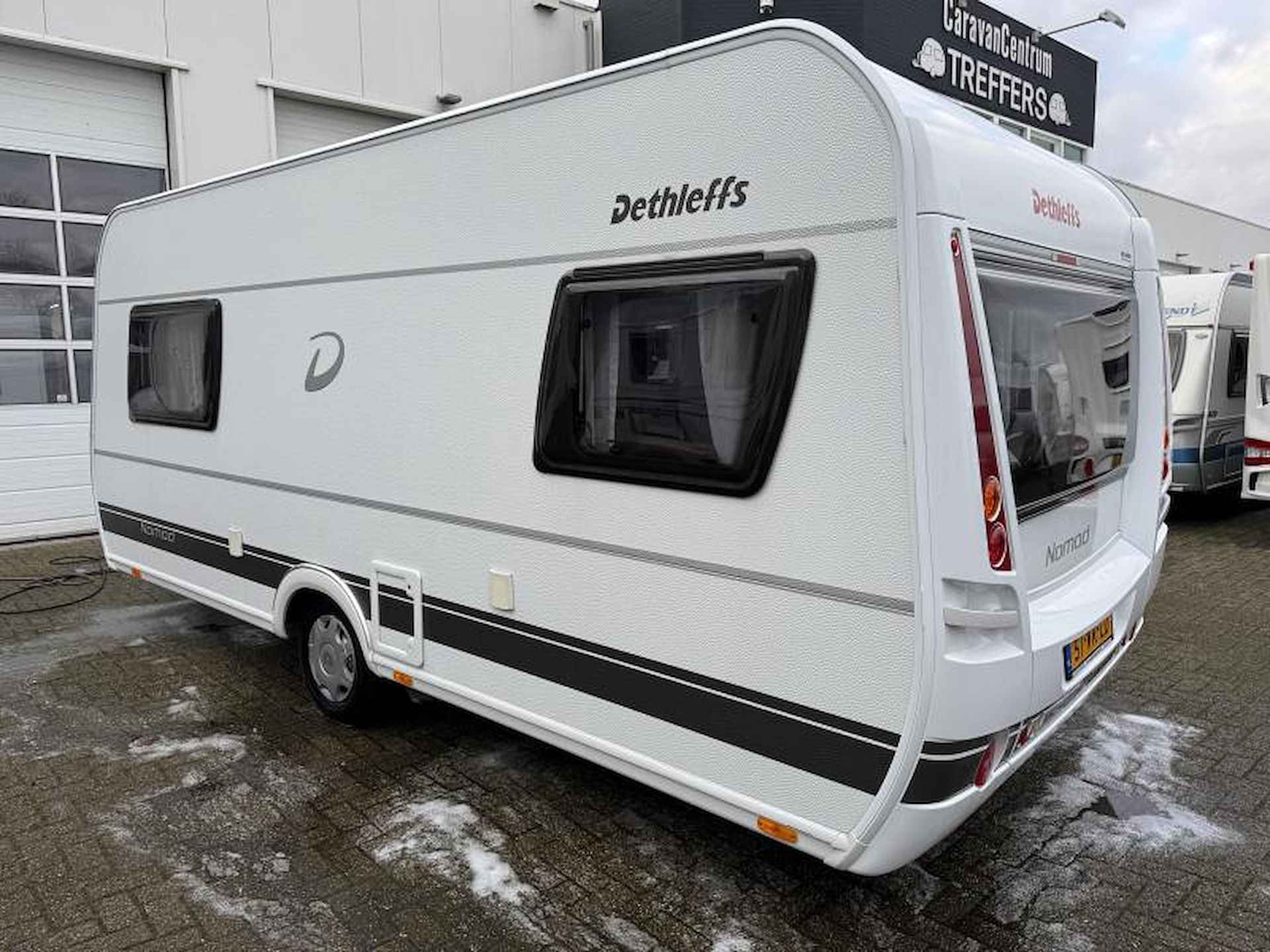 Dethleffs Nomad 470 ER met 2 aparte bedden - 4/15