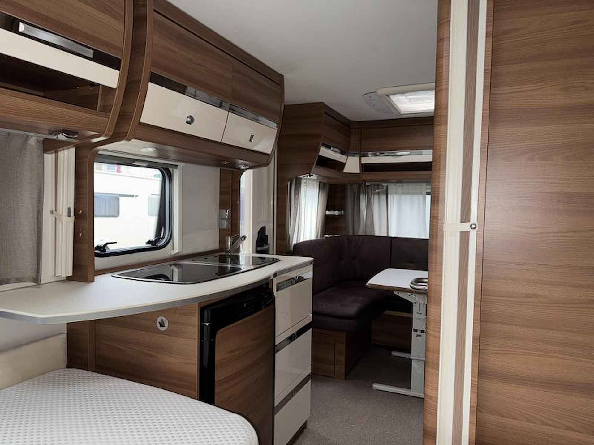 Dethleffs Nomad 470 ER met 2 aparte bedden - 10/15