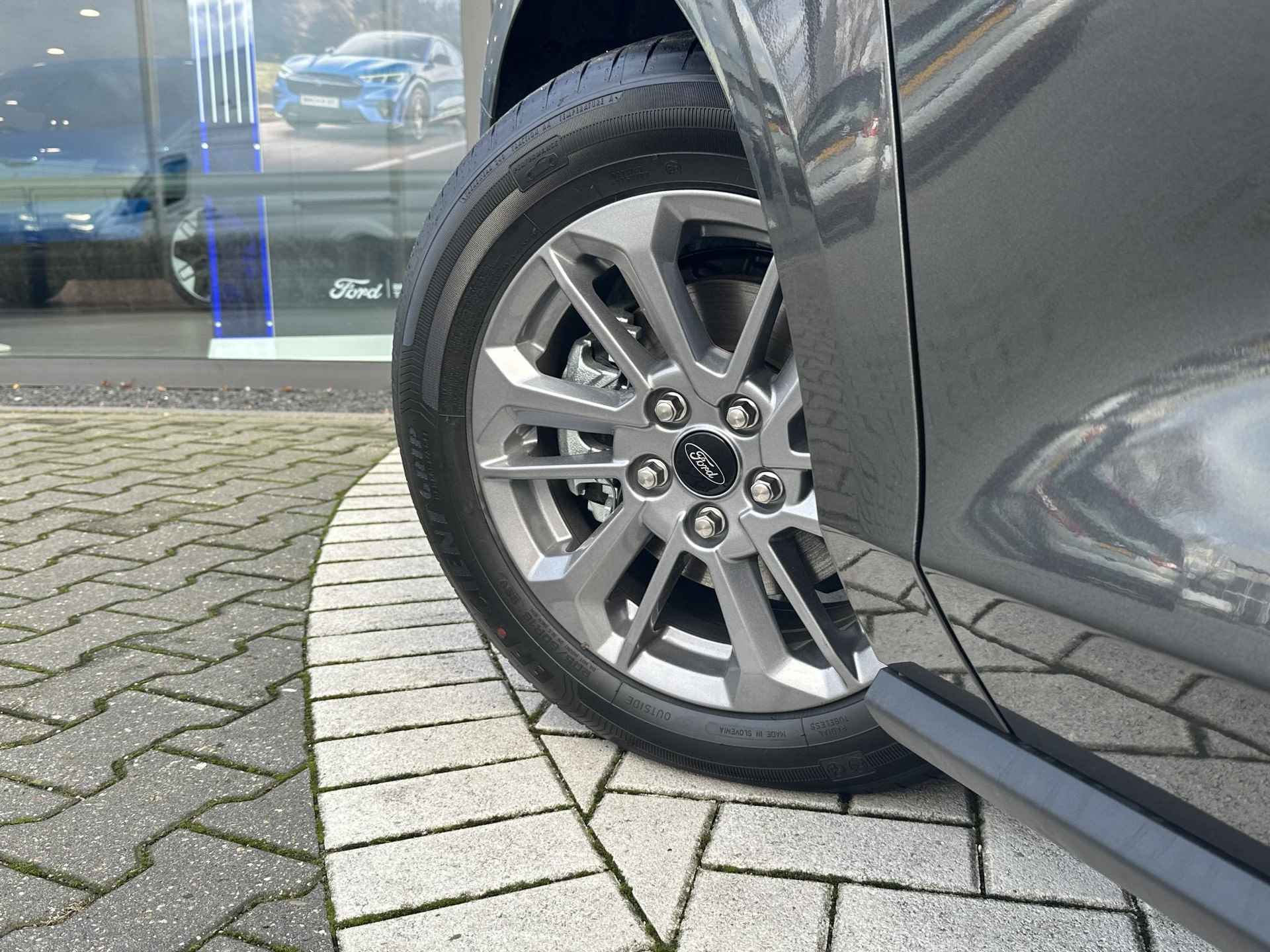 Ford Focus Wagon 1.0 EcoBoost Hybrid Titanium €3.500,- Ford voordeel - 10/29