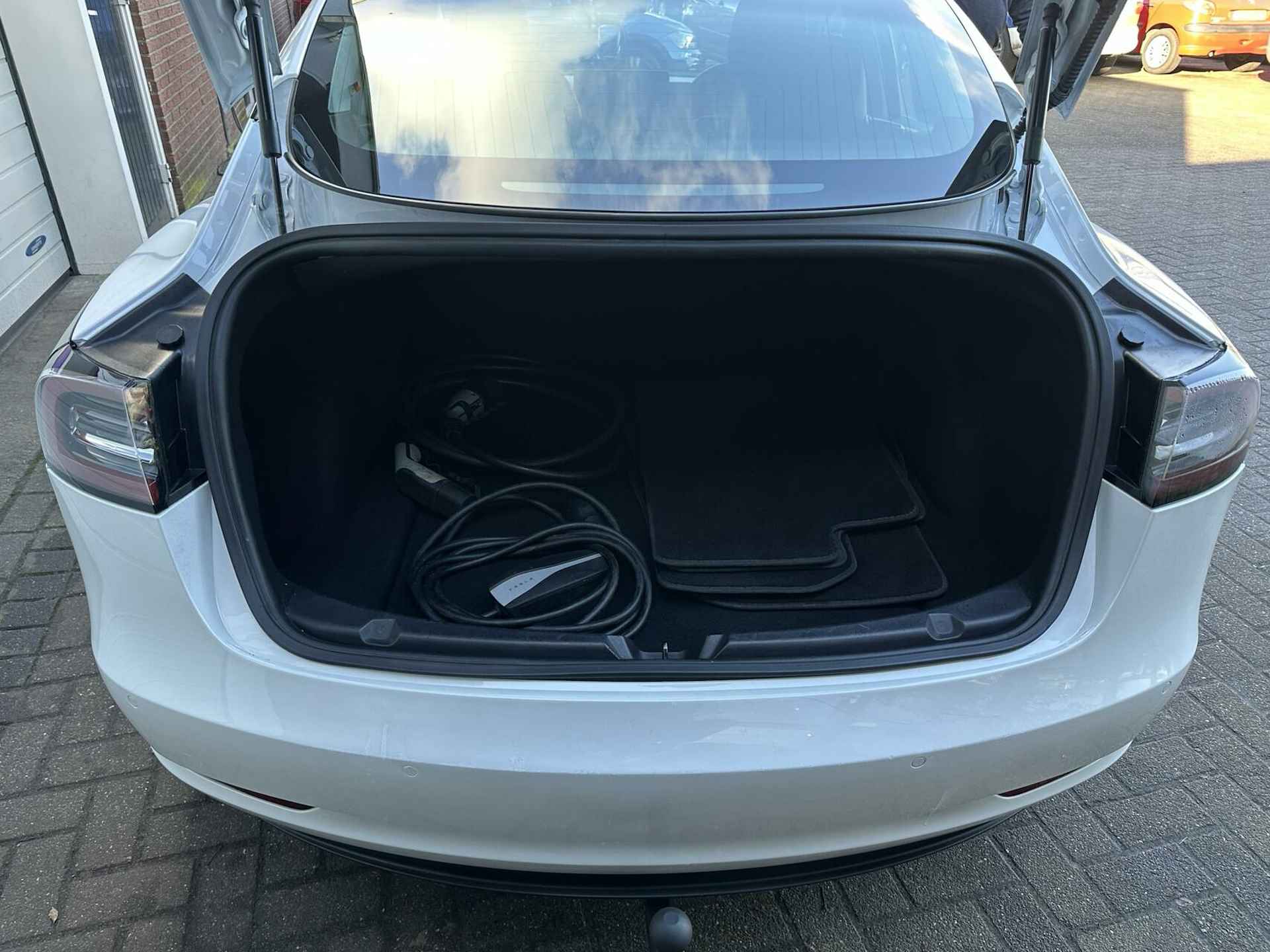 Tesla Model 3 Standard RWD Plus 60 kWh 1000 kg TREKH. *ALL-IN PRIJS* - 11/24