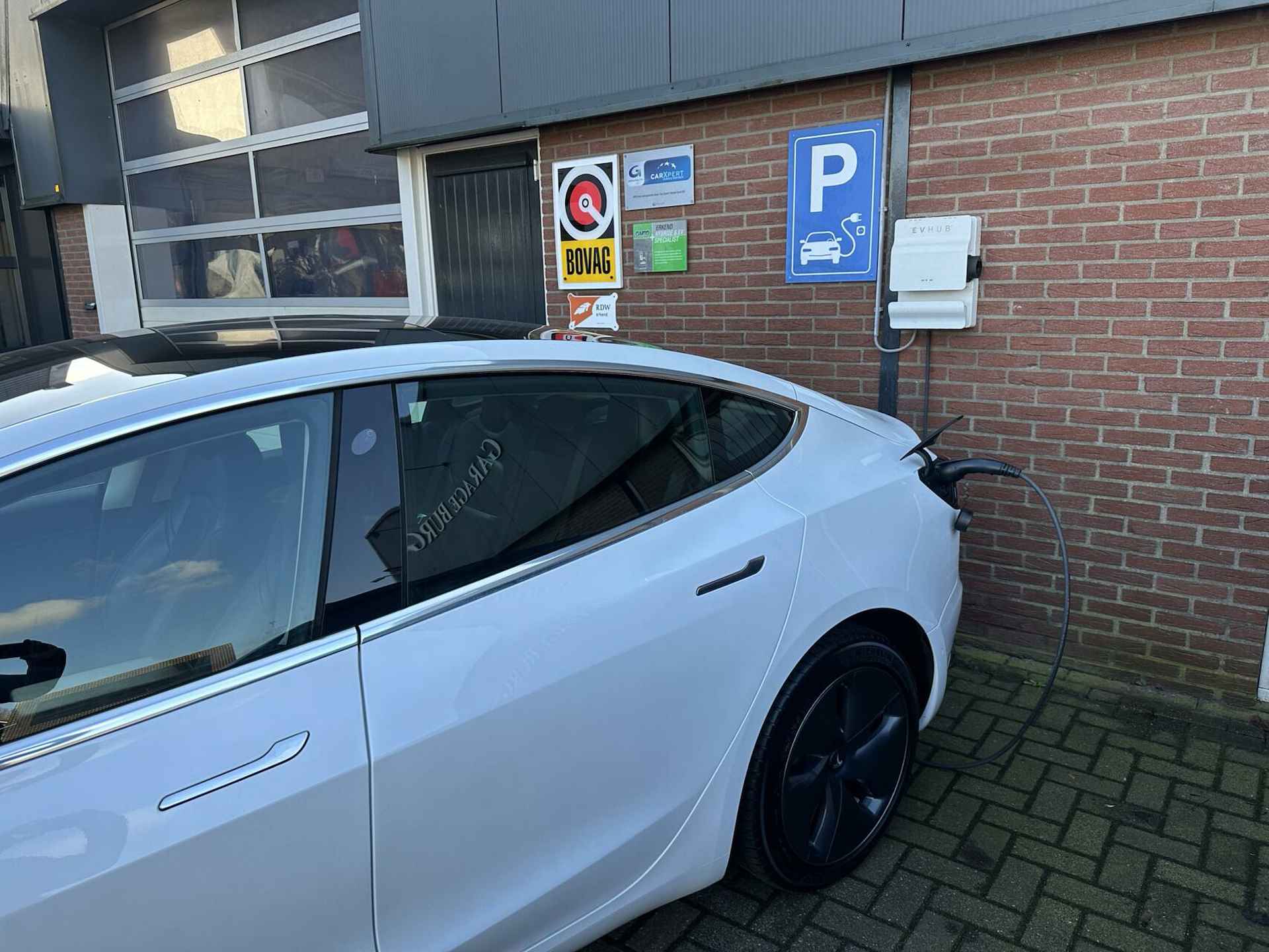 Tesla Model 3 Standard RWD Plus 60 kWh 1000 kg TREKH. *ALL-IN PRIJS* - 22/24